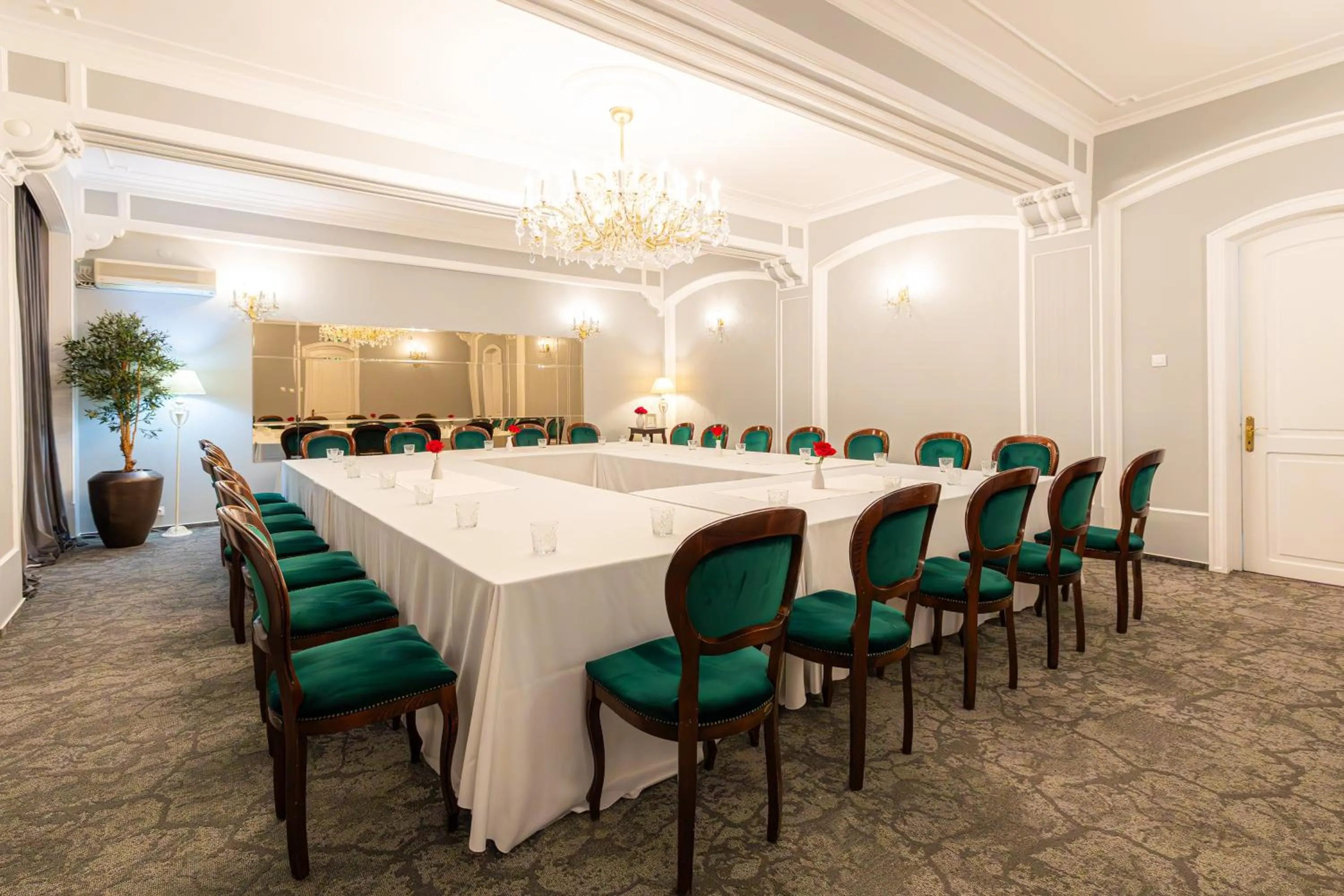 Hotel Brilliant Meseș