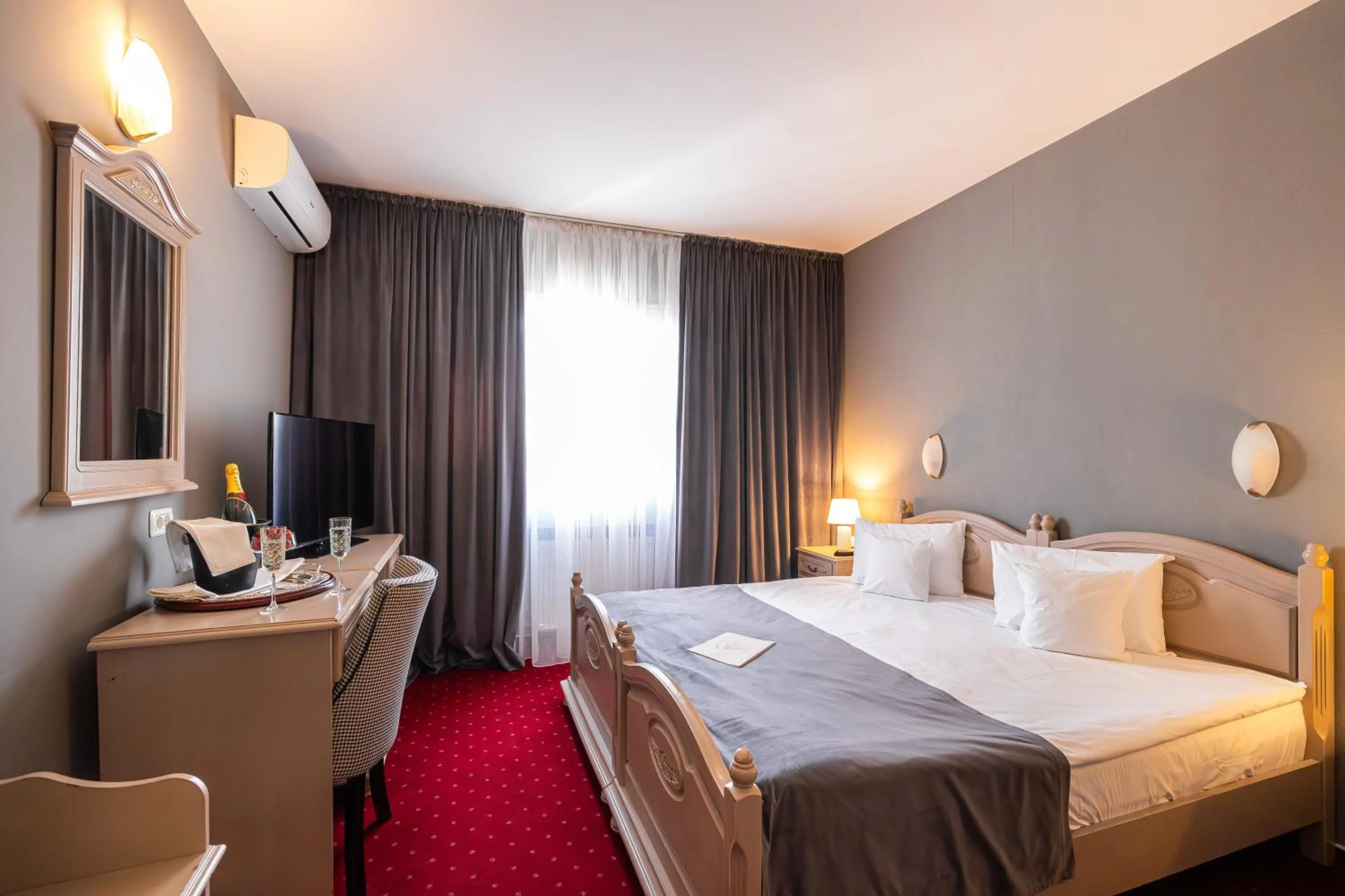 Bed in Hotel Brilliant Meseș