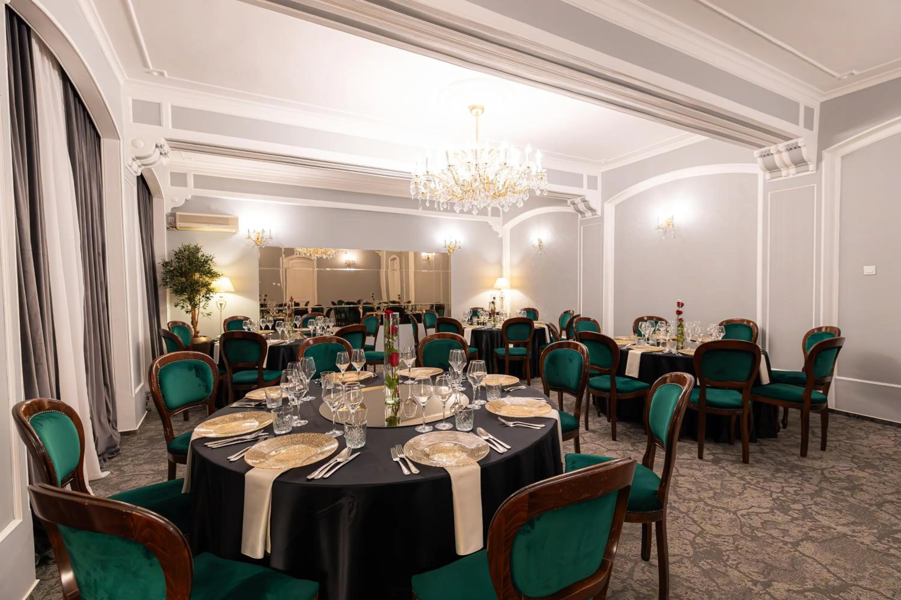 Hotel Brilliant Meseș