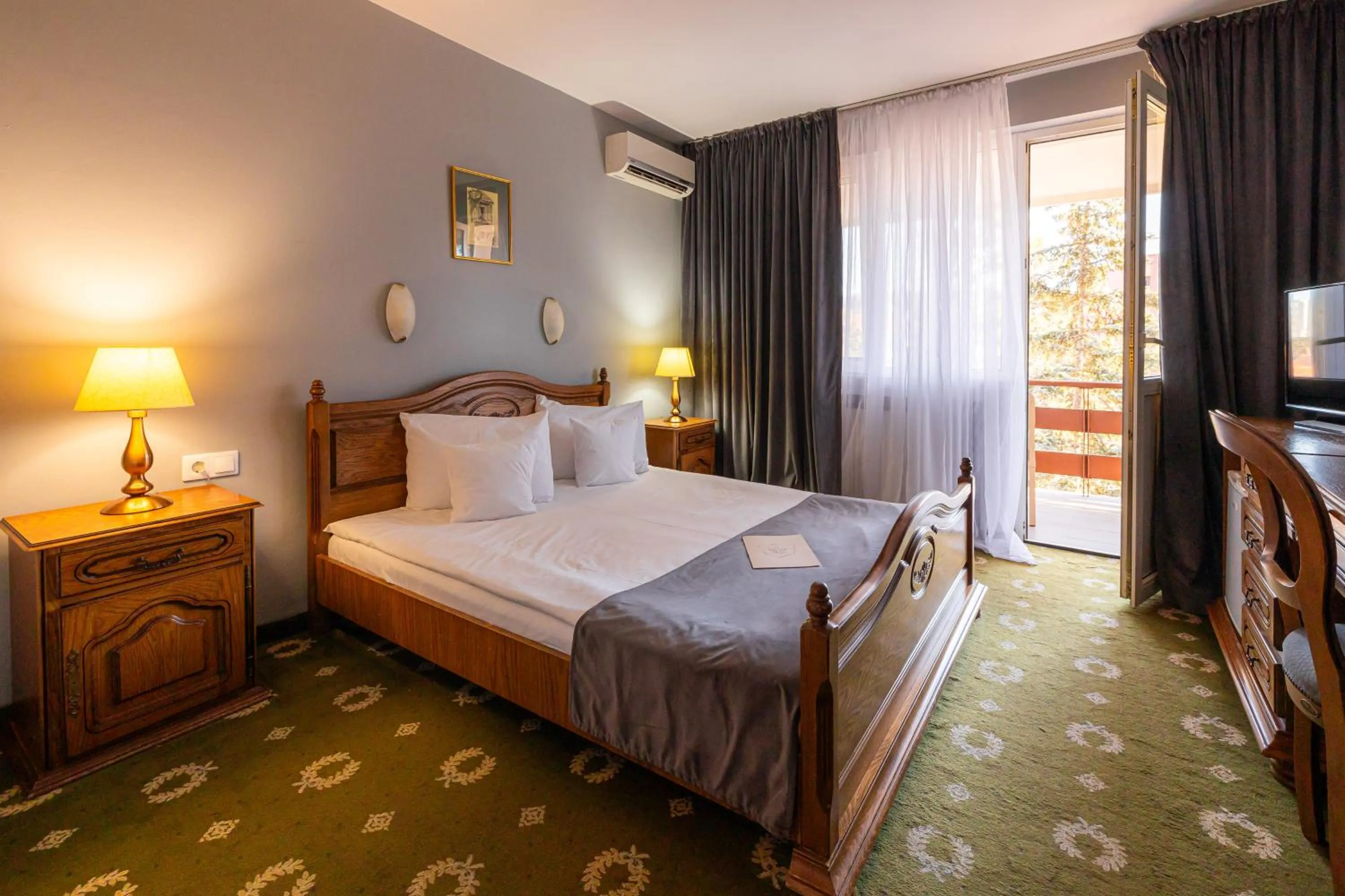 Bed in Hotel Brilliant Meseș