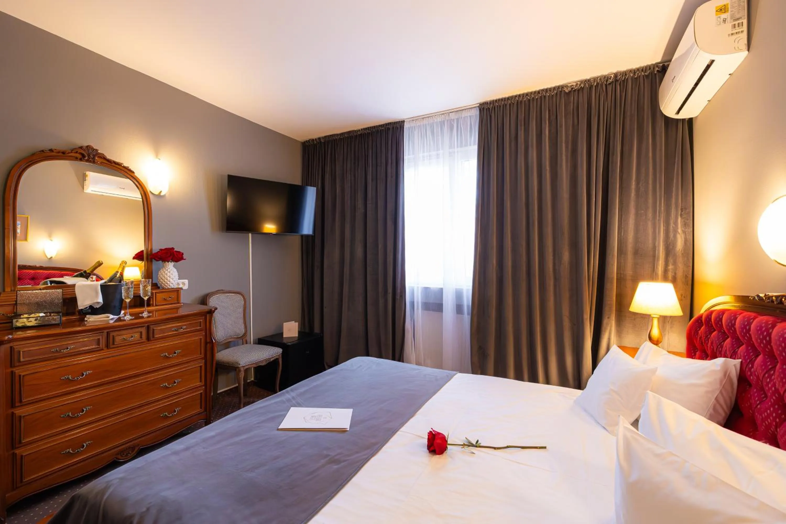 Bed in Hotel Brilliant Meseș