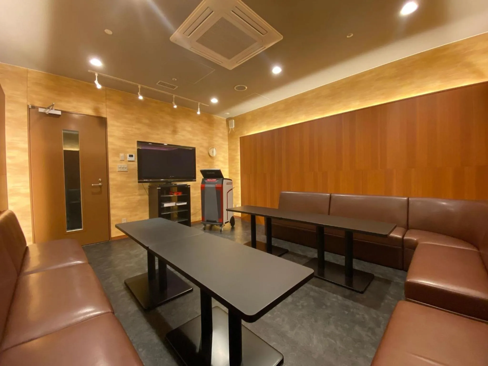 Karaoke in Hakoneji Kaiun