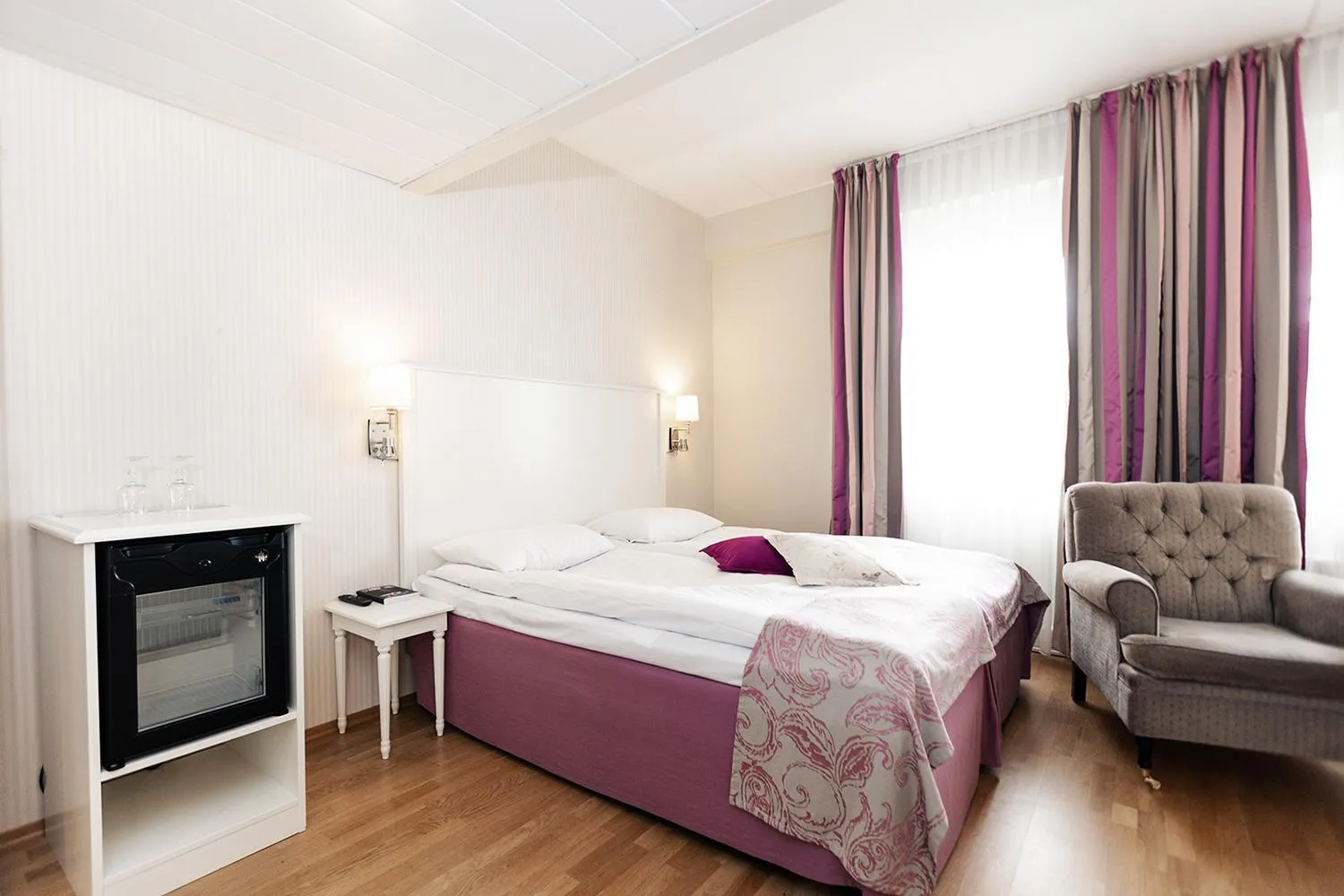 Bed in Bårdshaug Herregård