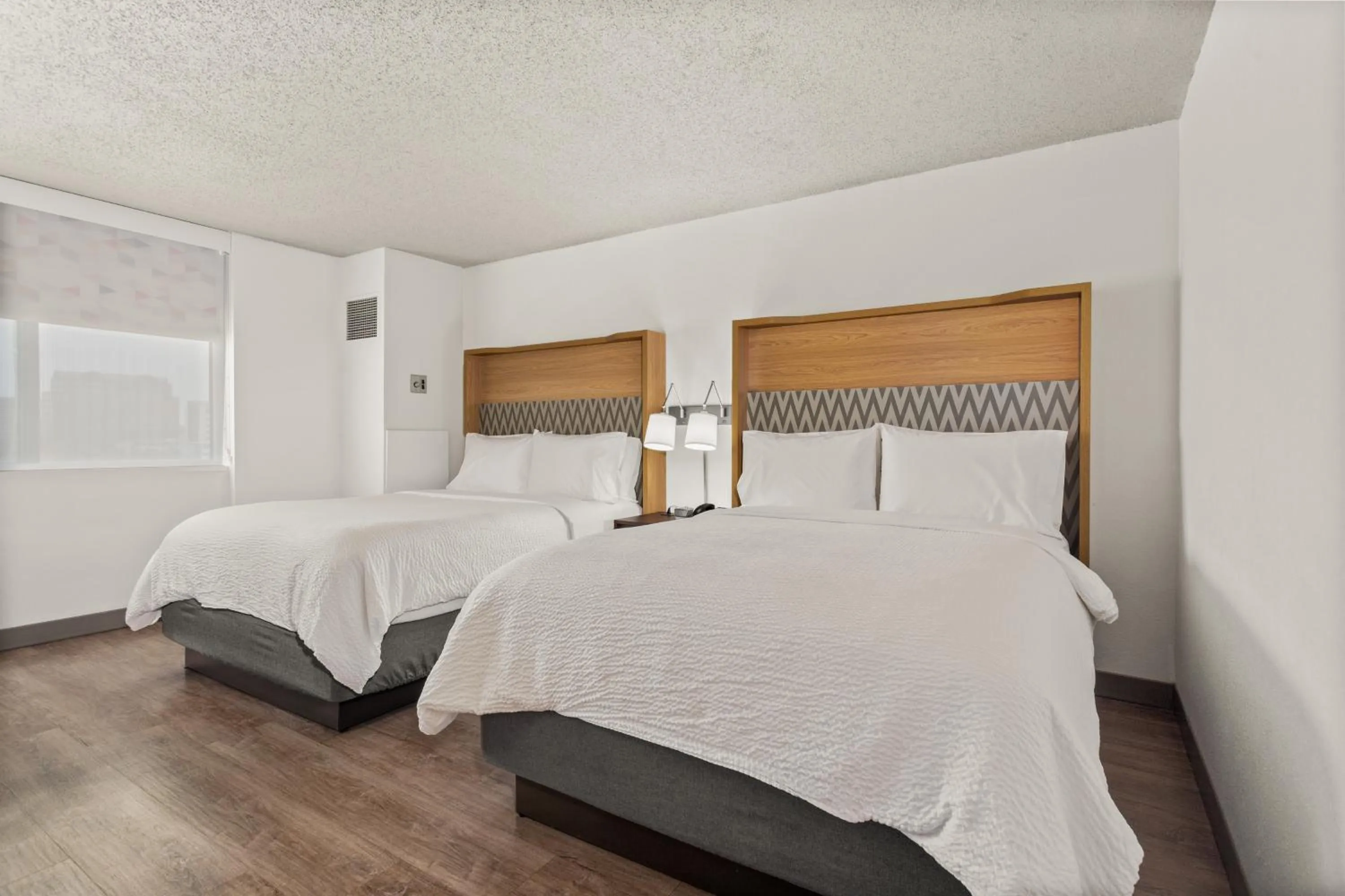 Guests, Bed in Holiday Inn Tampa Westshore - Airport Area by IHG