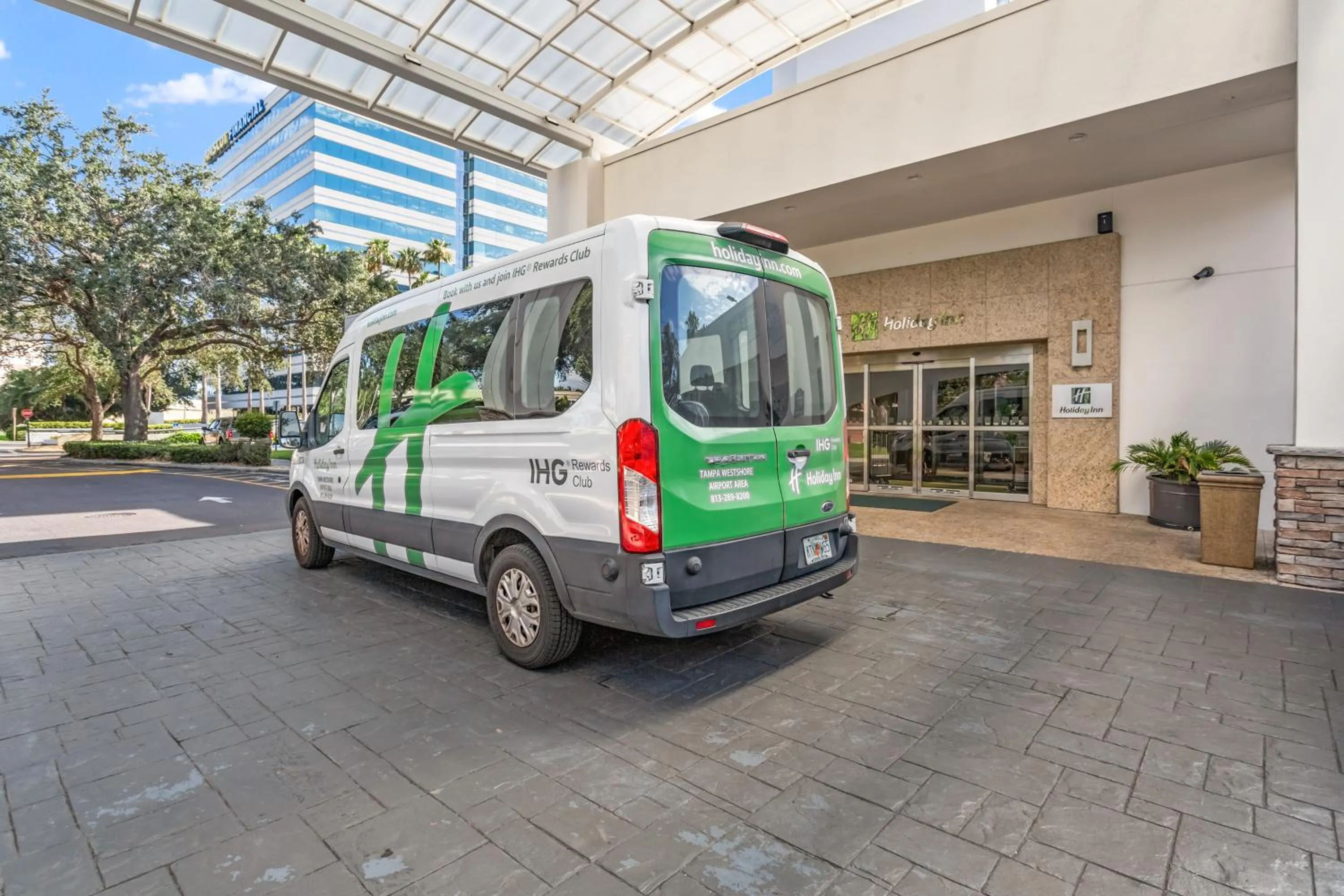 shuttle in Holiday Inn Tampa Westshore - Airport Area by IHG