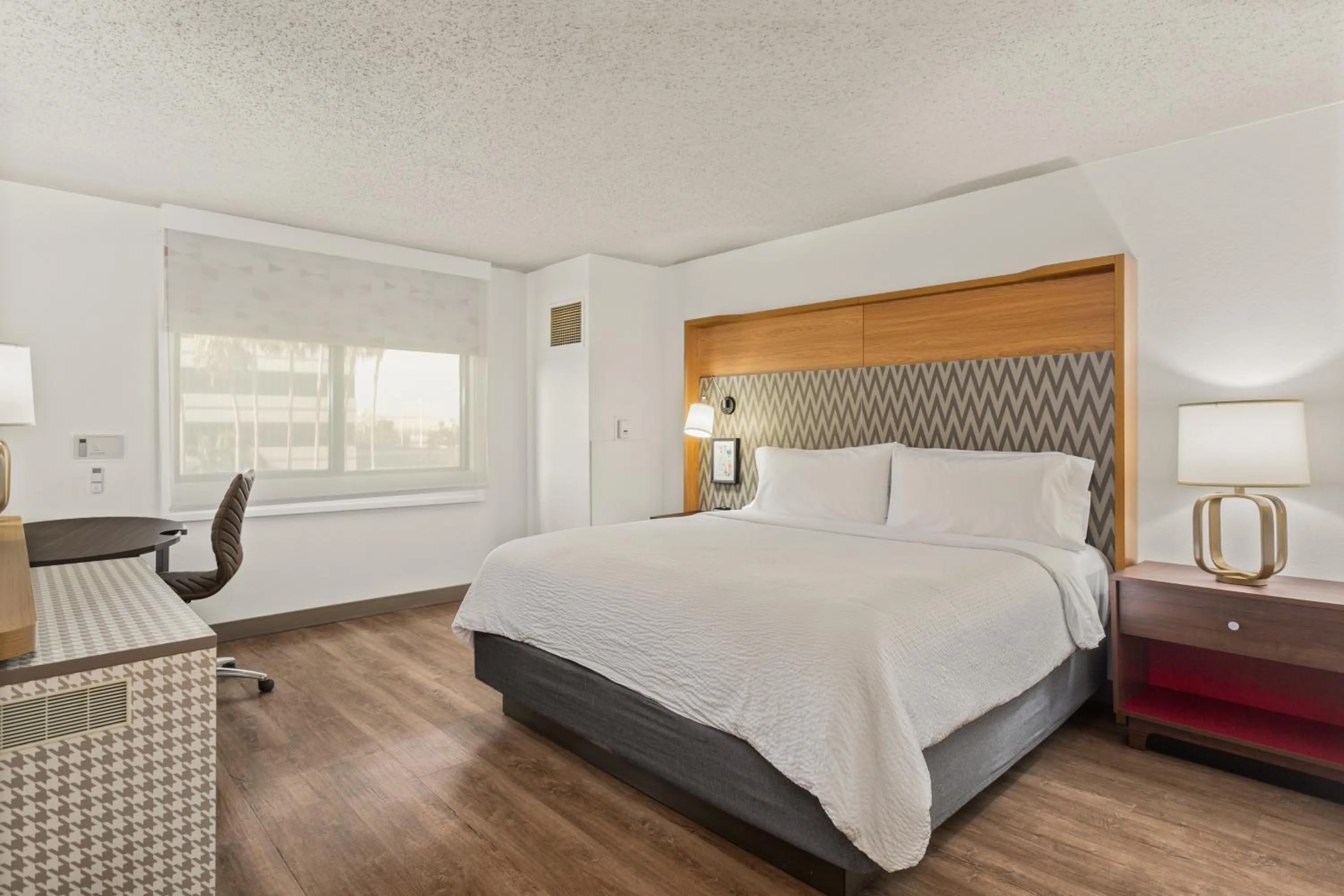 Guests, Bed in Holiday Inn Tampa Westshore - Airport Area by IHG
