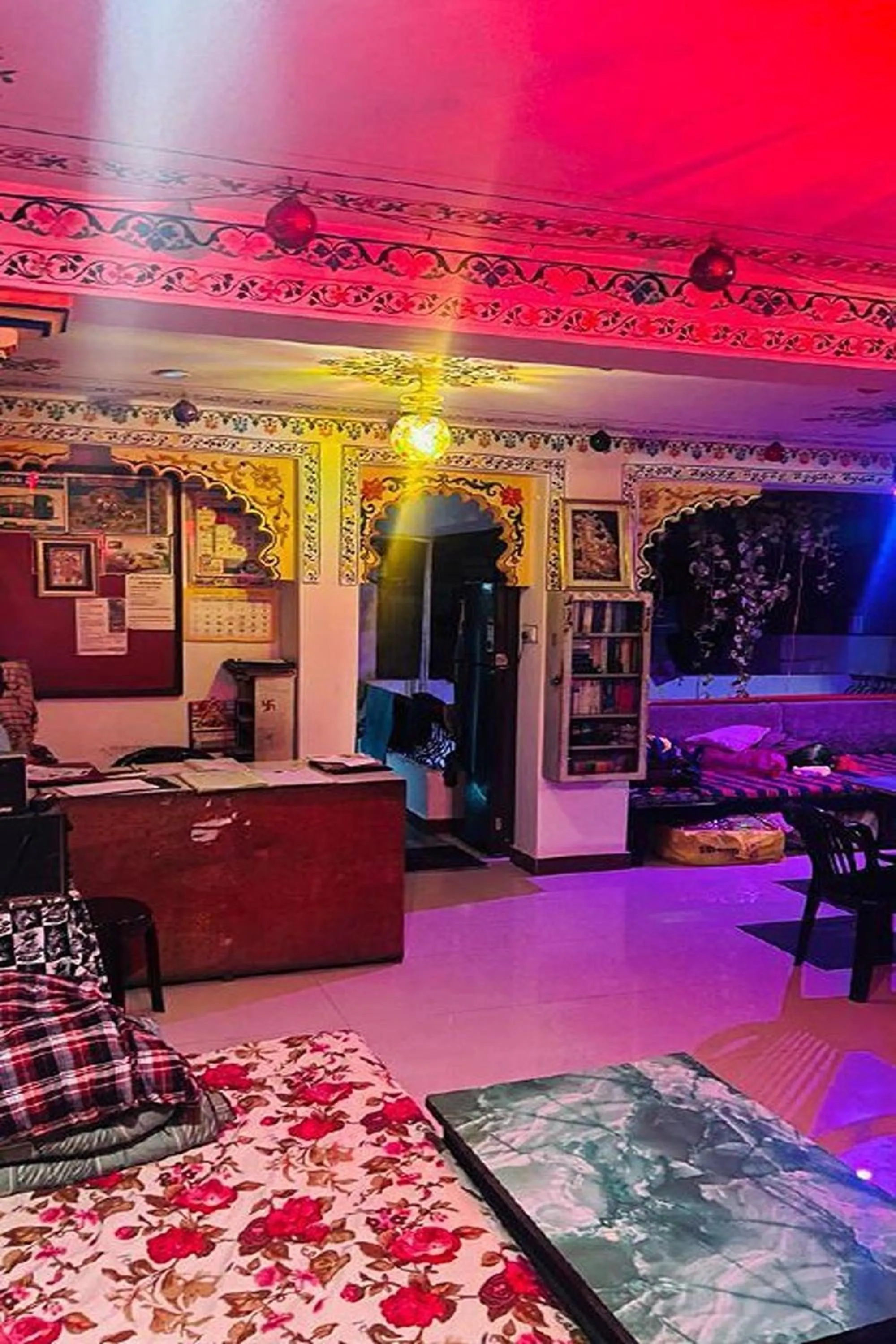 Living room in Nukkad Guest House Near Lake Pichola