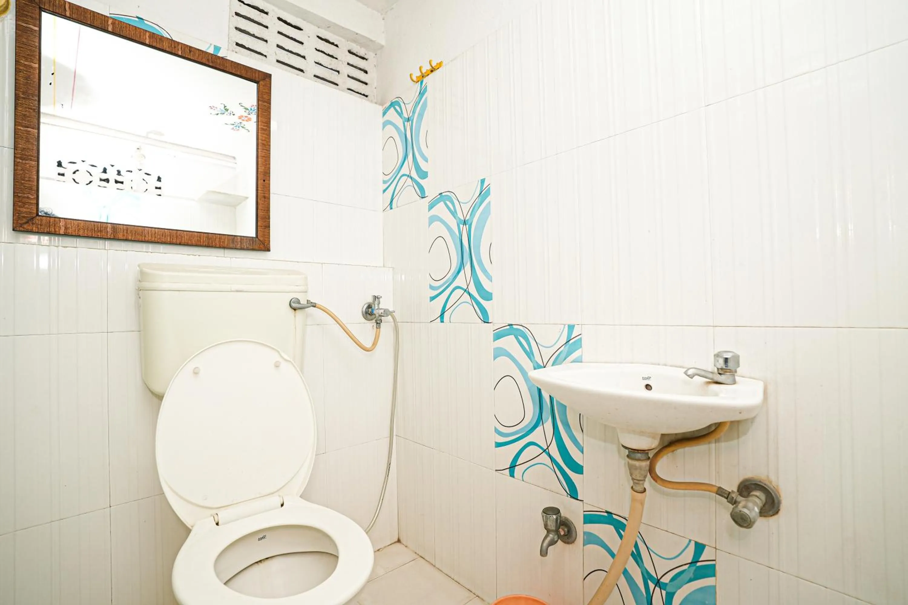 Bathroom in Nukkad Guest House Near Lake Pichola