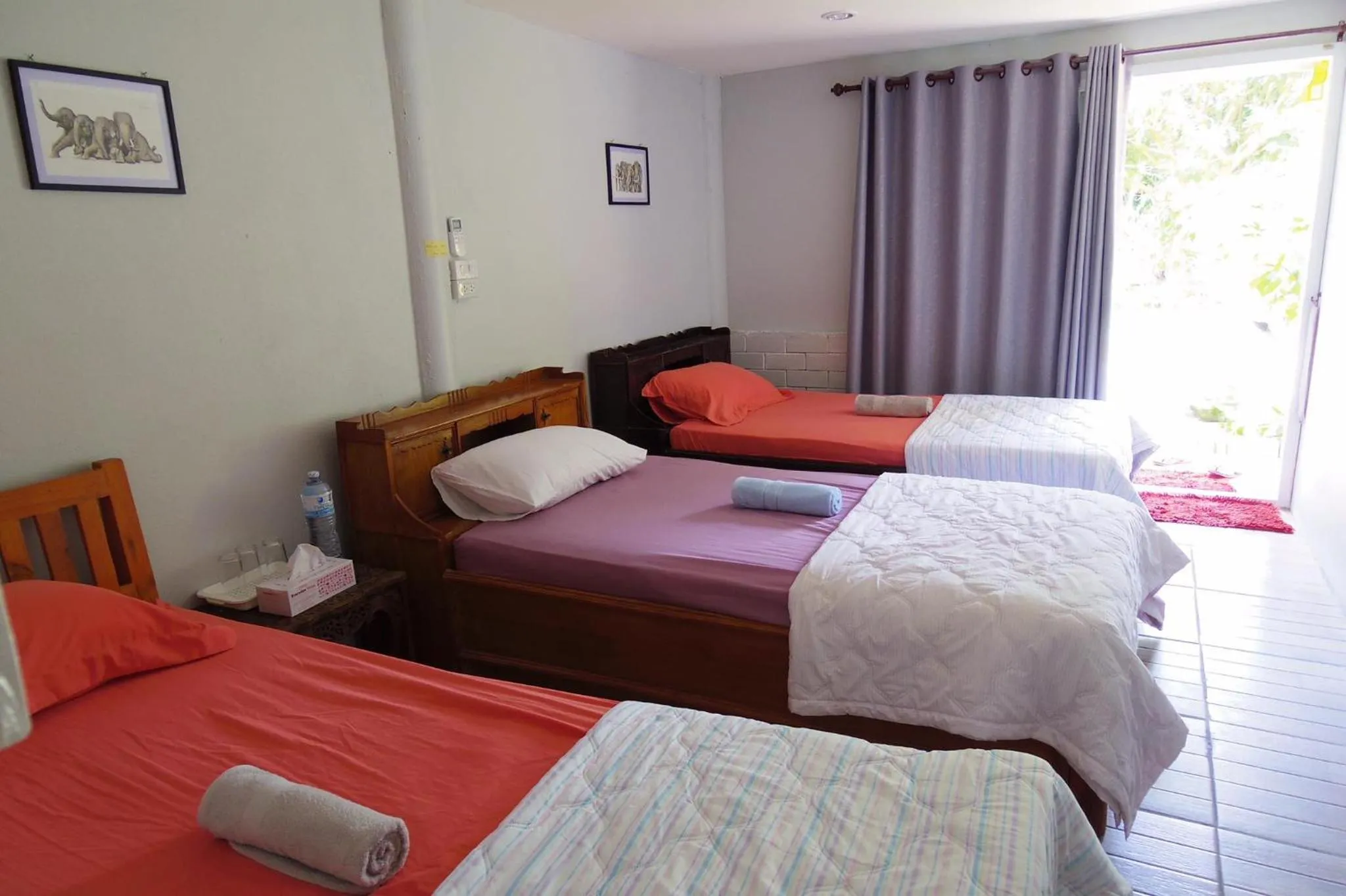Photo of the whole room, Bed in Oui Kaew Homestay