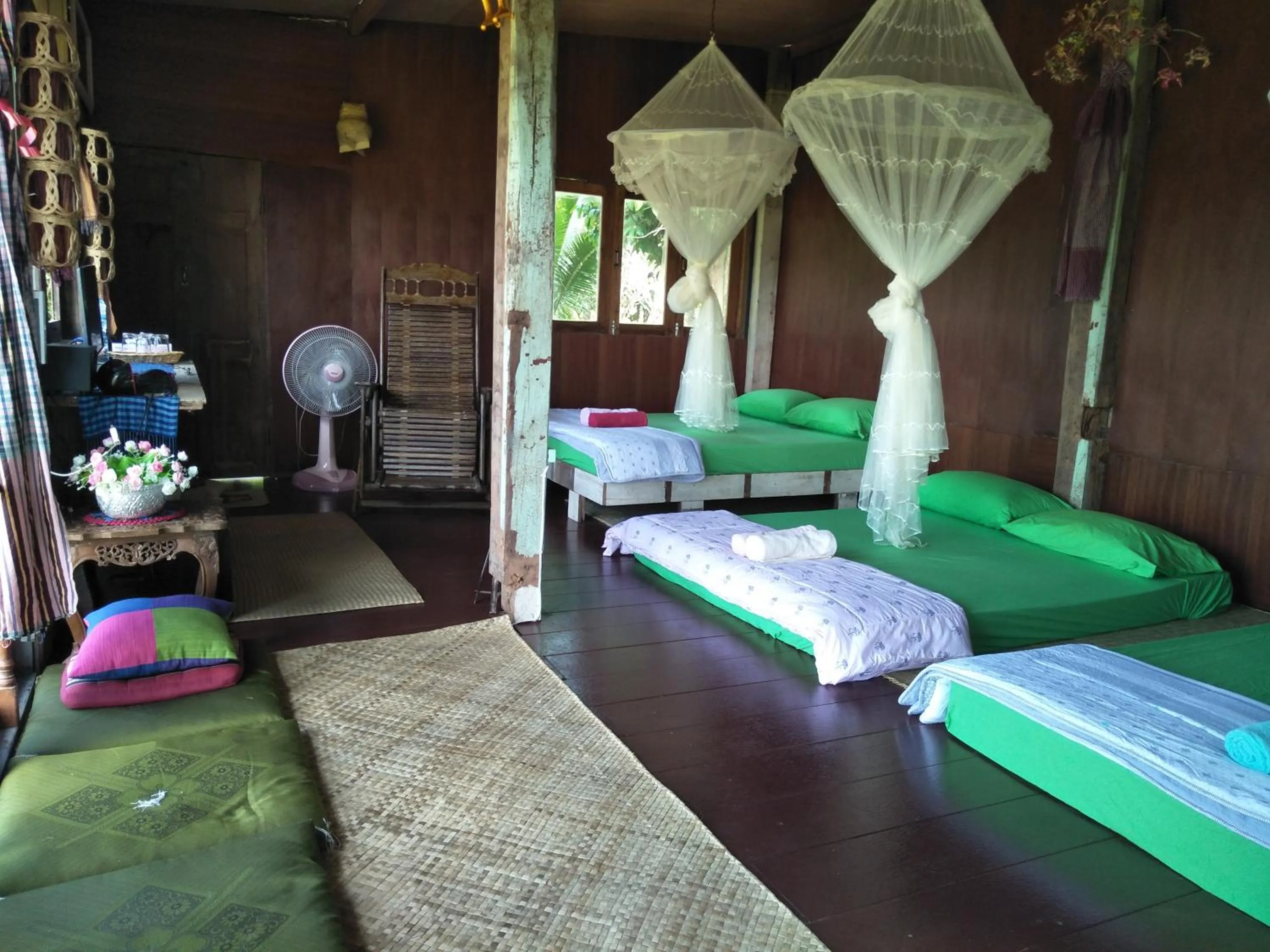 Photo of the whole room, Bed in Oui Kaew Homestay