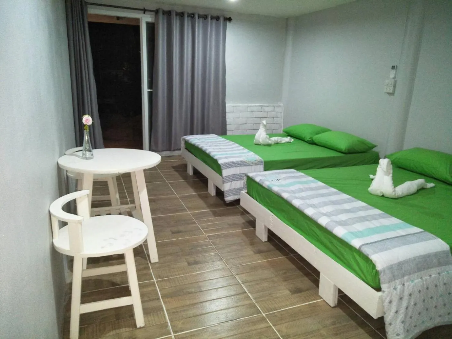Photo of the whole room, Bed in Oui Kaew Homestay