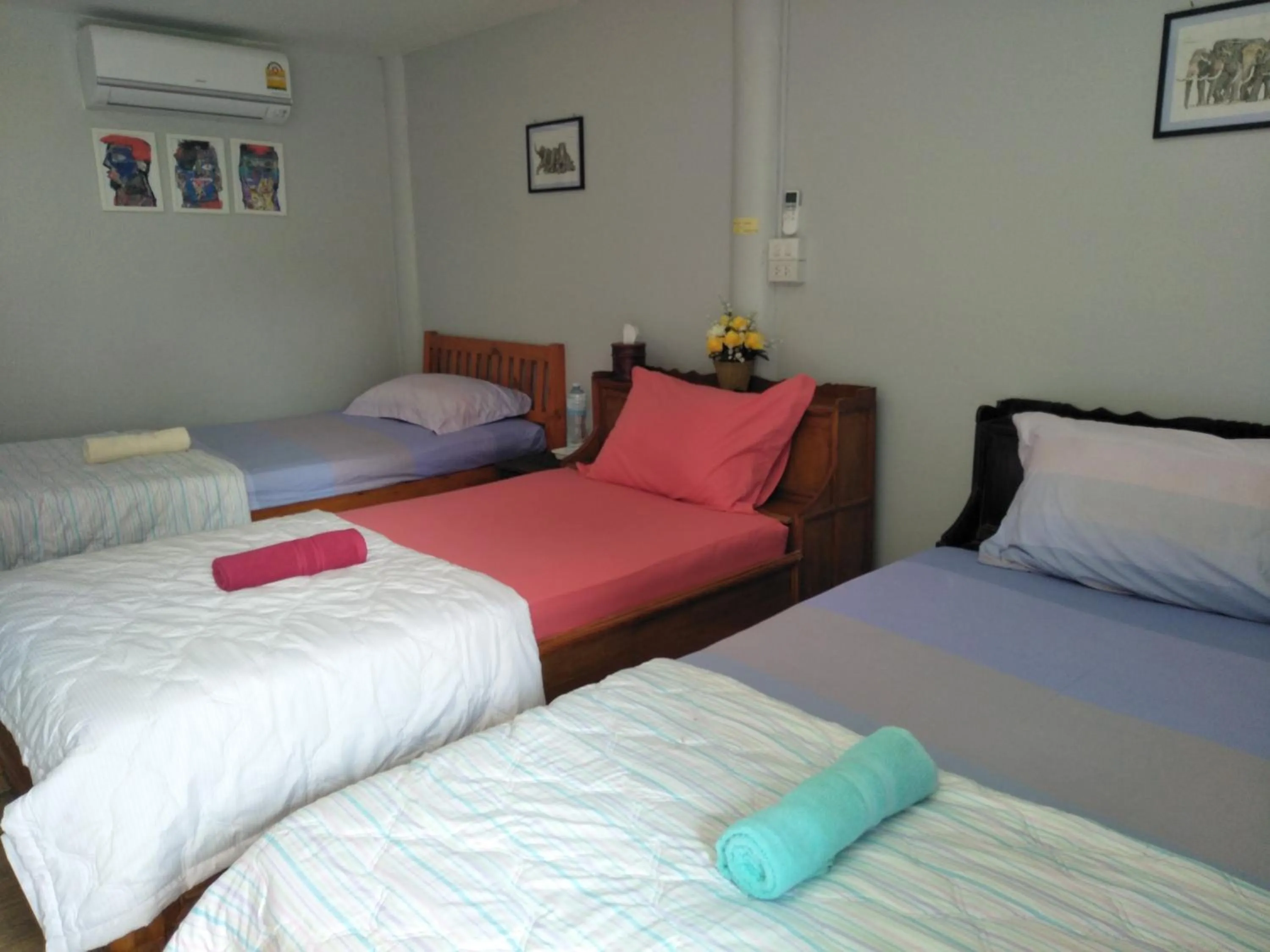 Photo of the whole room, Bed in Oui Kaew Homestay
