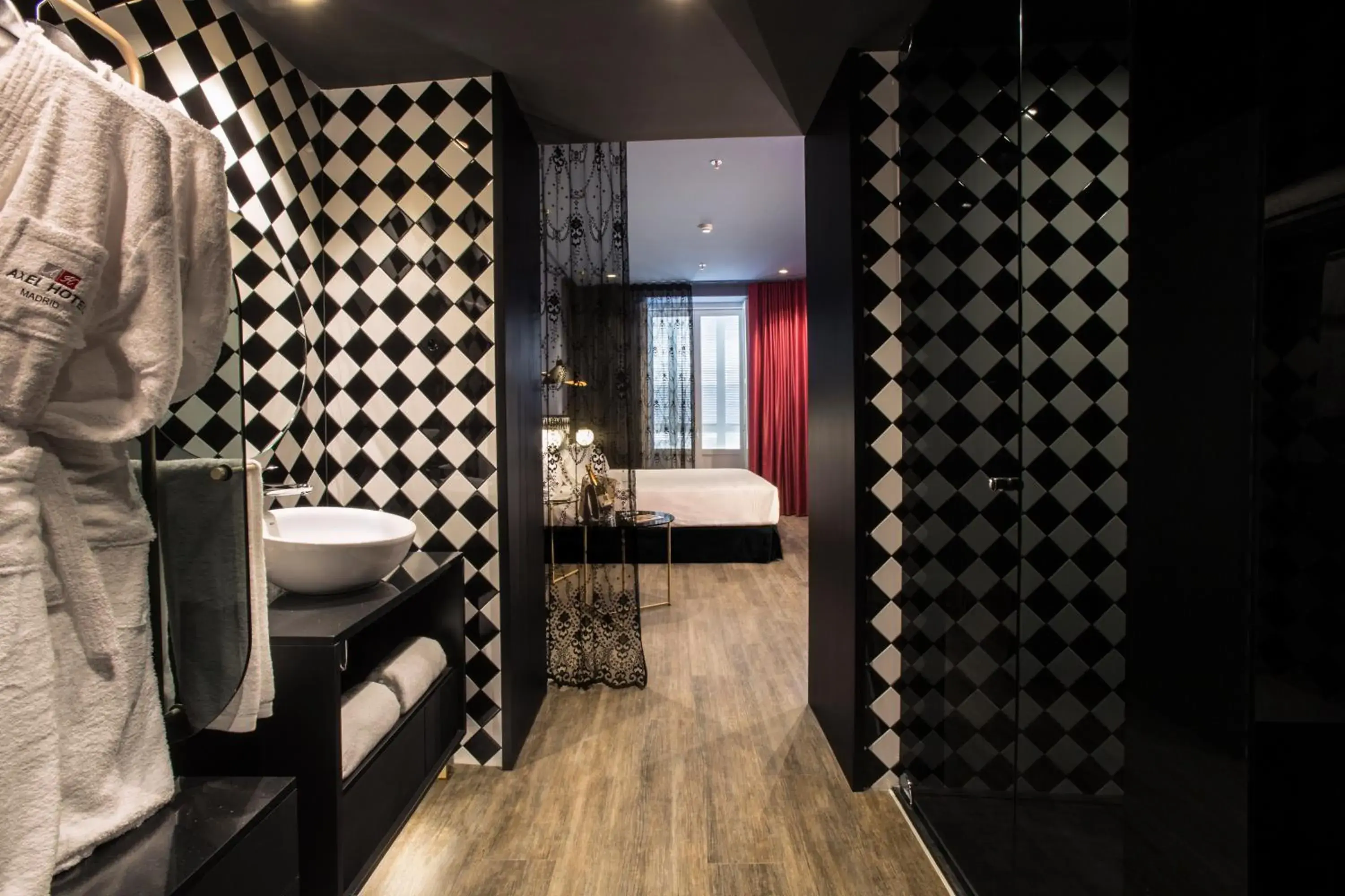 Bedroom, Bathroom in Axel Hotel Madrid - Adults Only