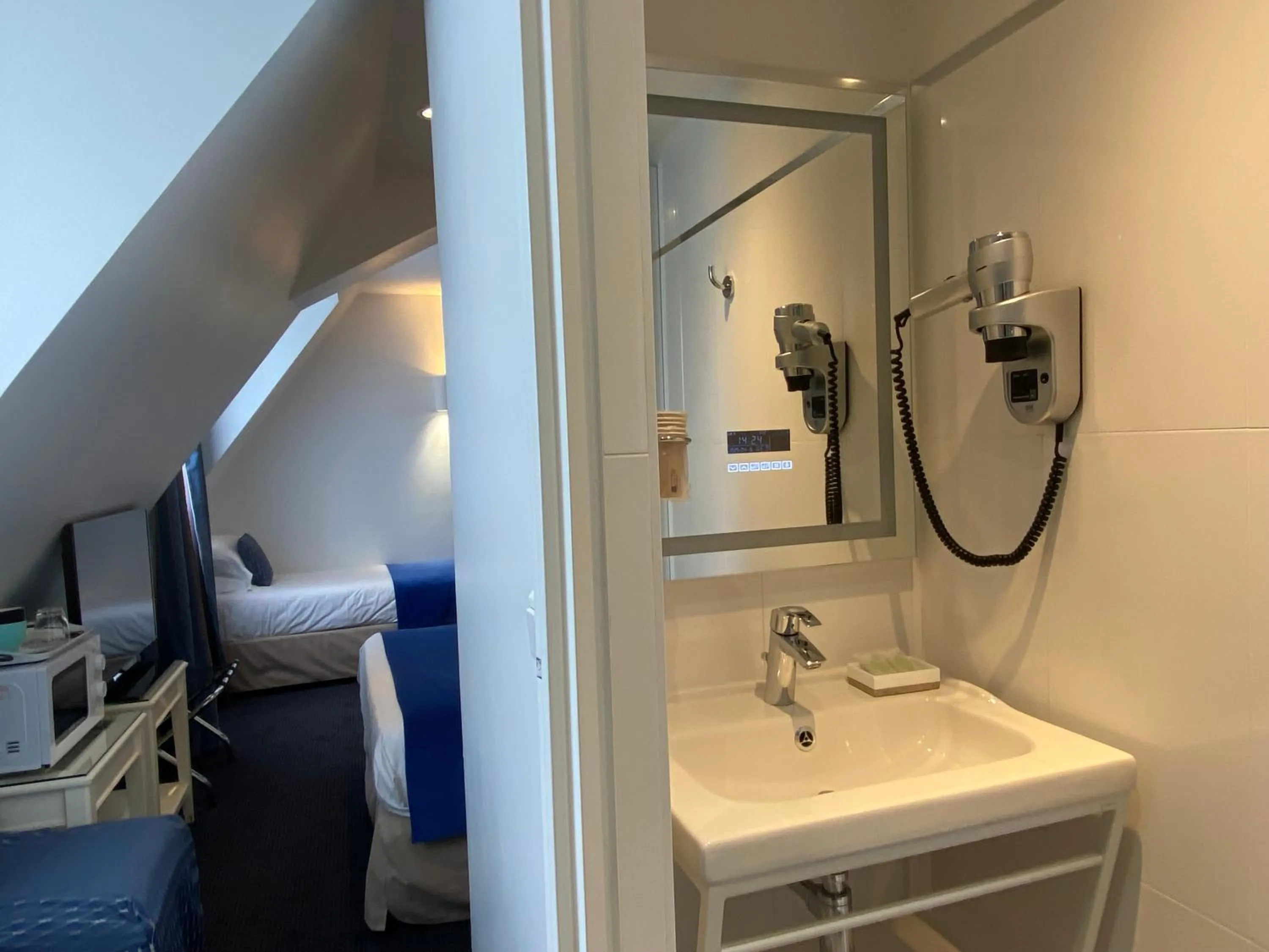 Bathroom in Austin's Saint Lazare Hotel