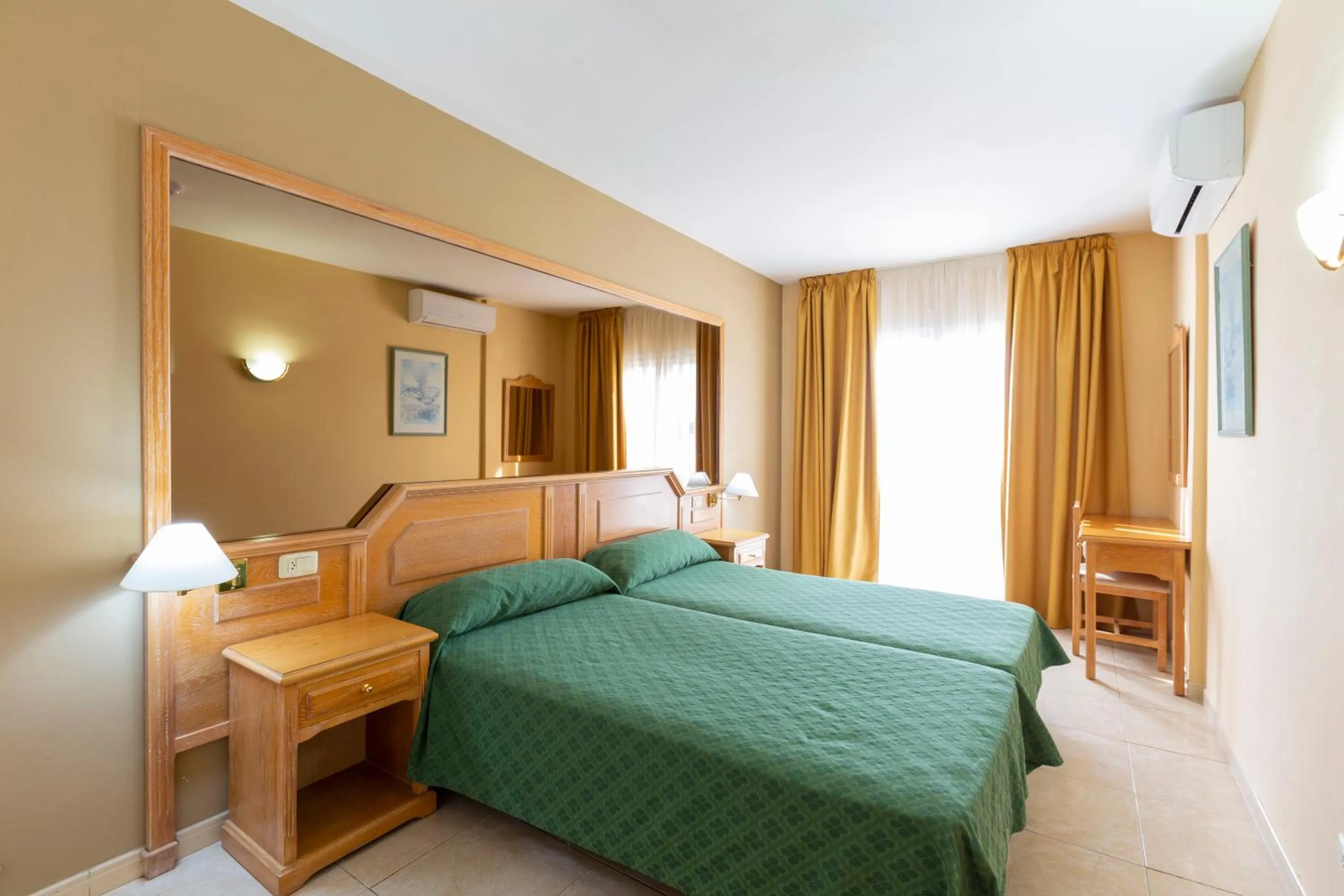 Bedroom, Bed in Villa De Adeje Beach