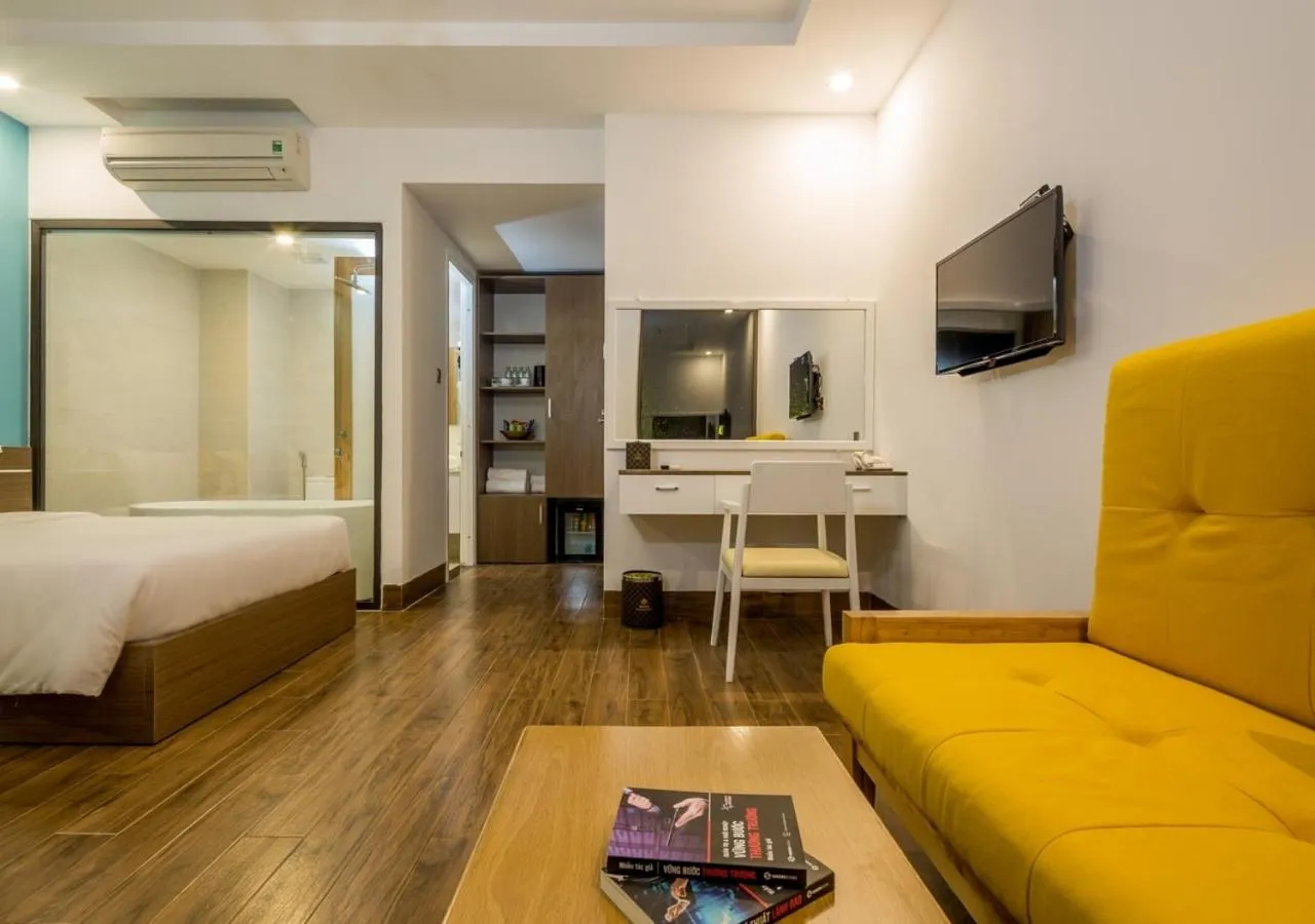 Bathroom, Bed in Raon Danang Beach - STAY 24H