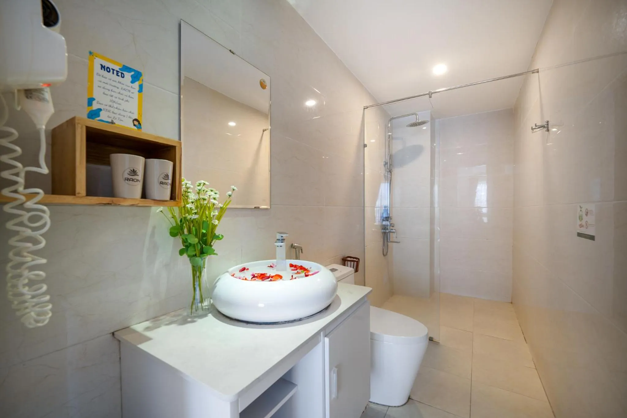 Shower in Raon Danang Beach - STAY 24H