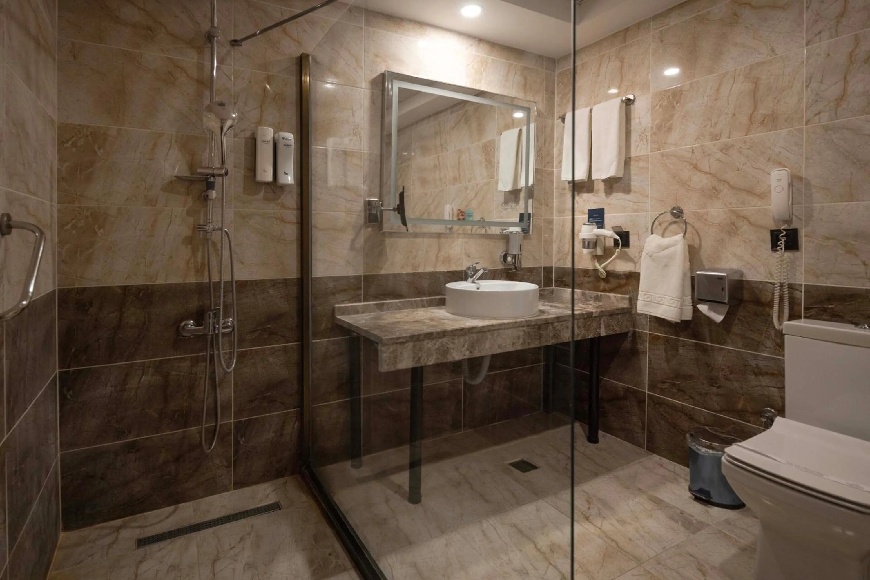 Bathroom in Karpalas City Hotel & Spa