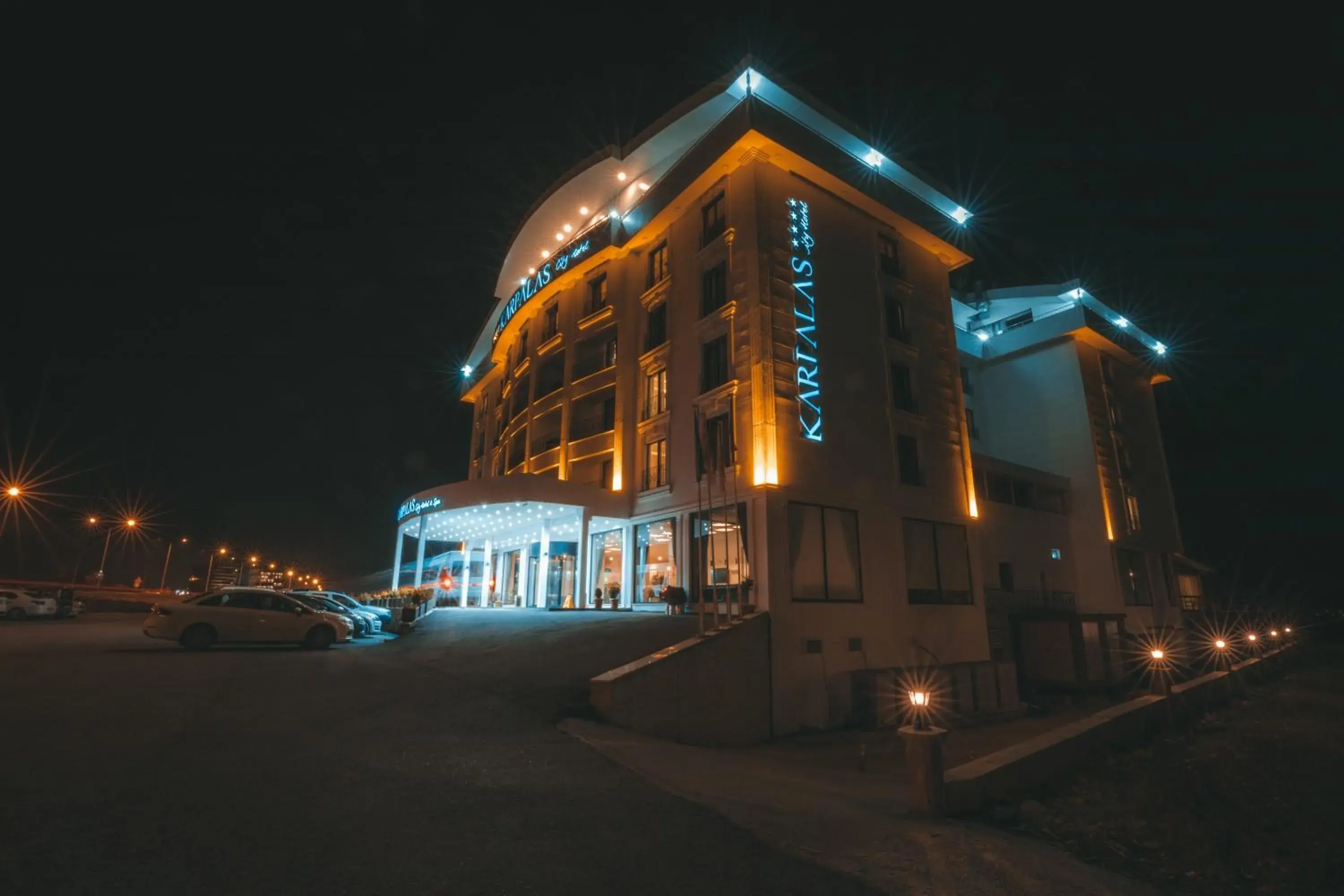 Property building in Karpalas City Hotel & Spa Property building in Karpalas City Hotel & Spa