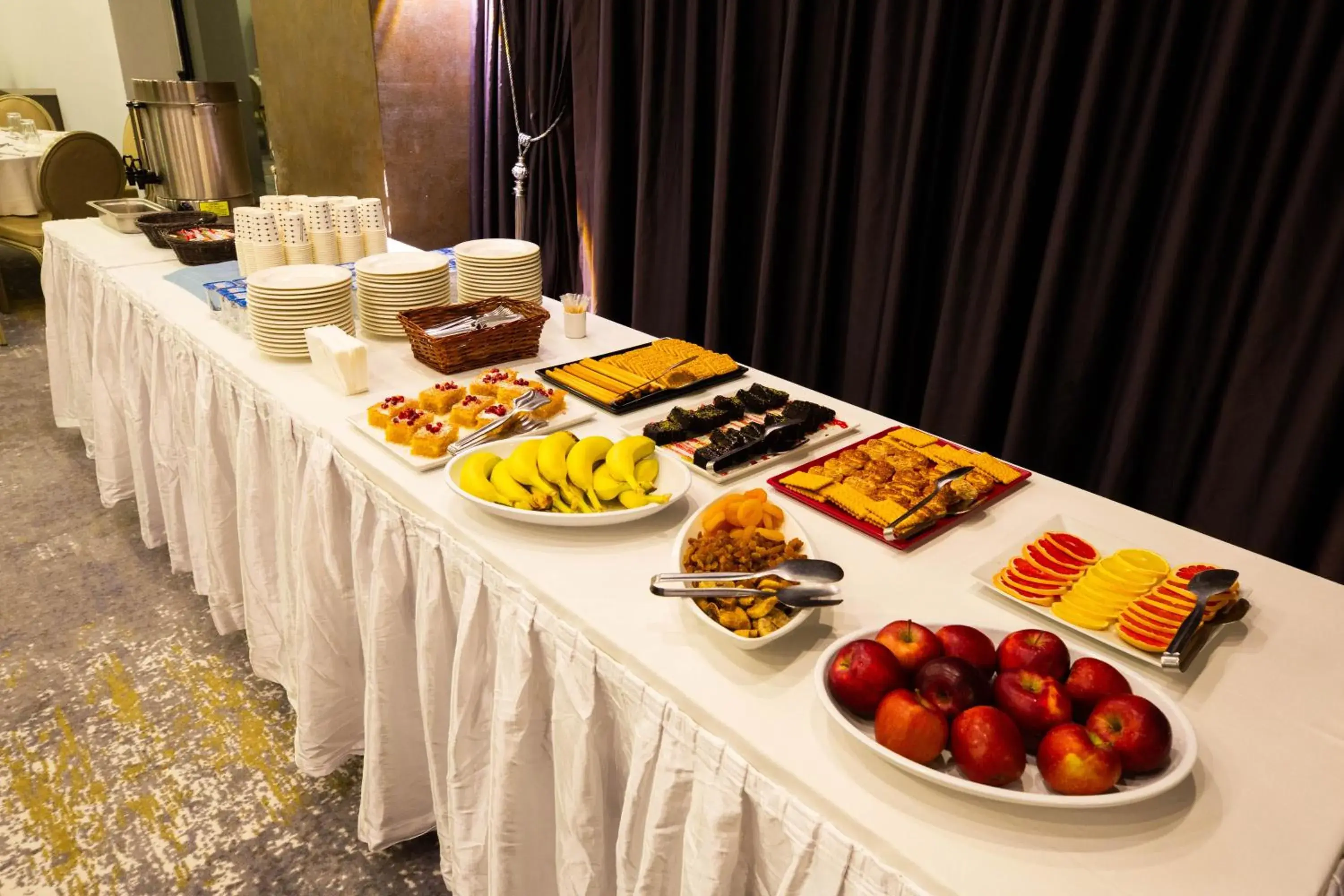 Food and drinks in Karpalas City Hotel & Spa Food and drinks in Karpalas City Hotel & Spa