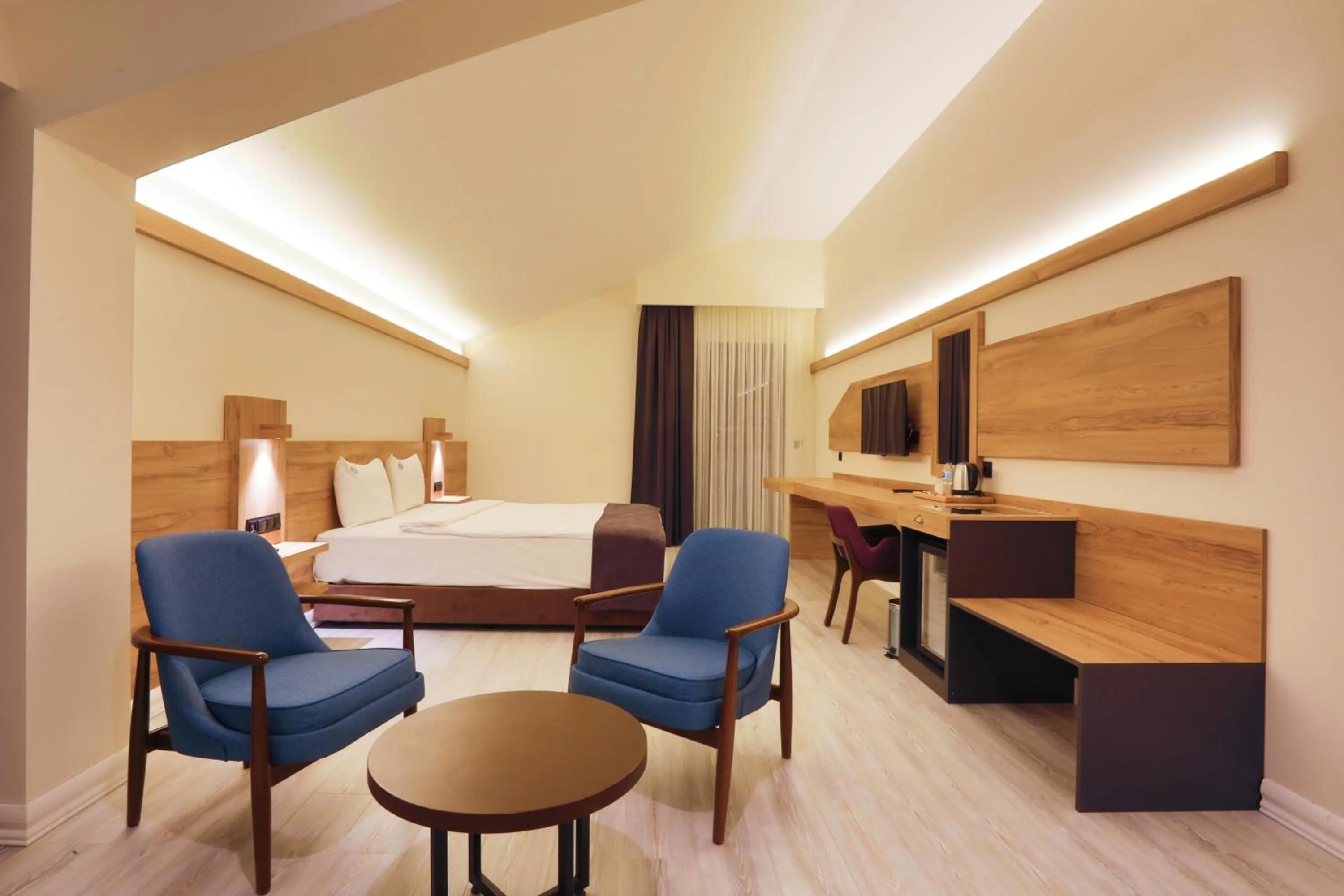 Bed in Karpalas City Hotel & Spa