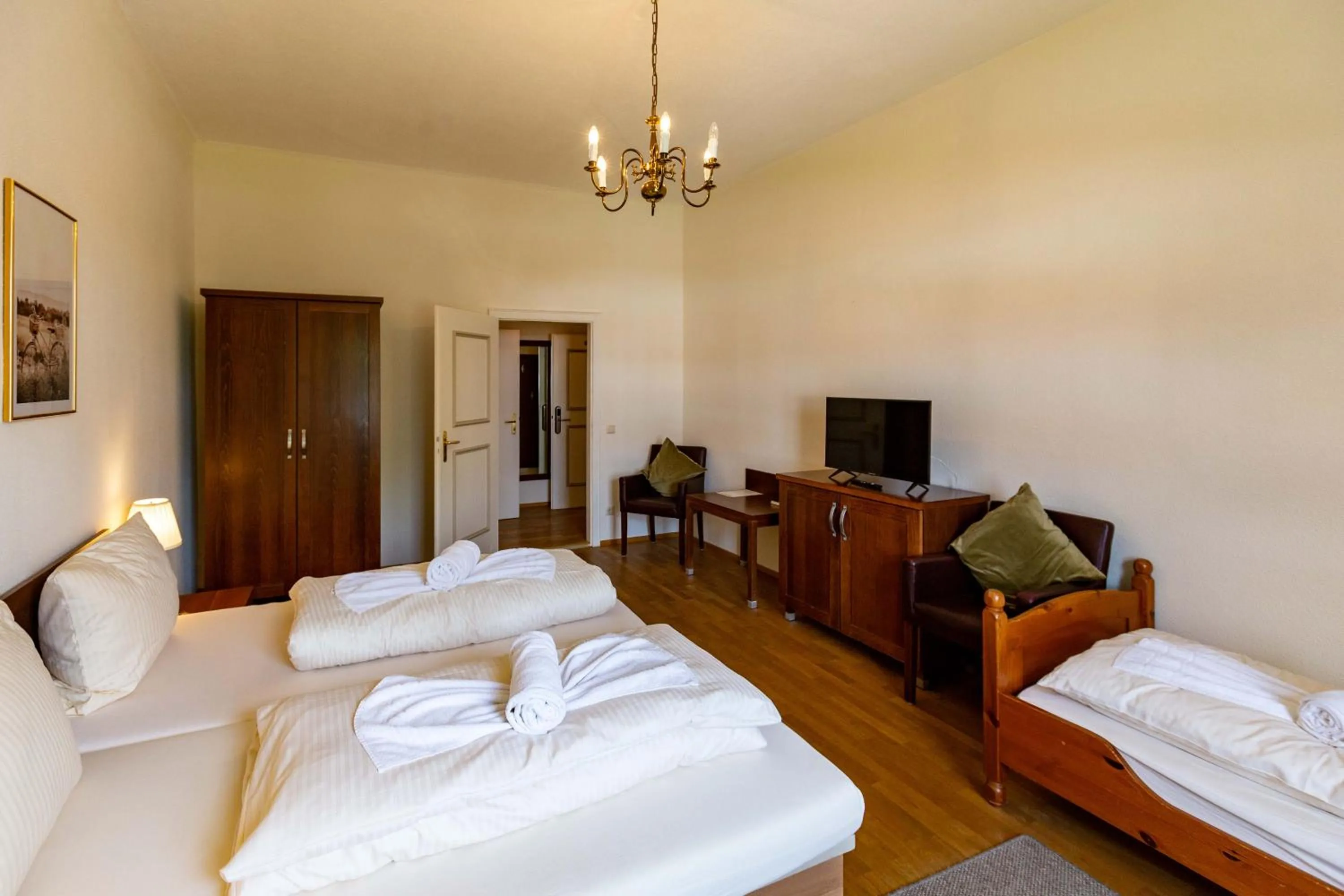 Bed in Hotel Schyrenhof