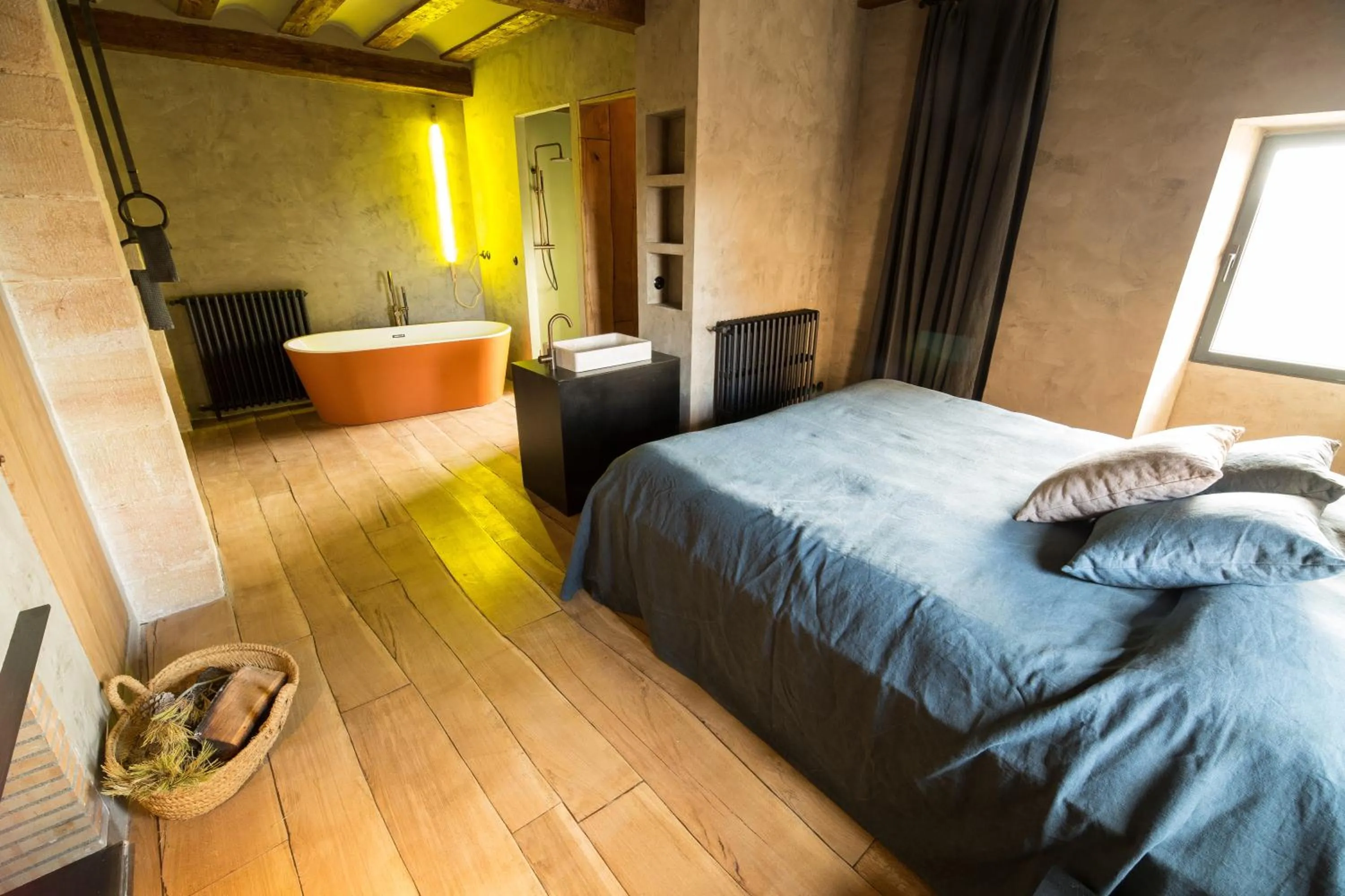 Bathroom, Bed in Consolación