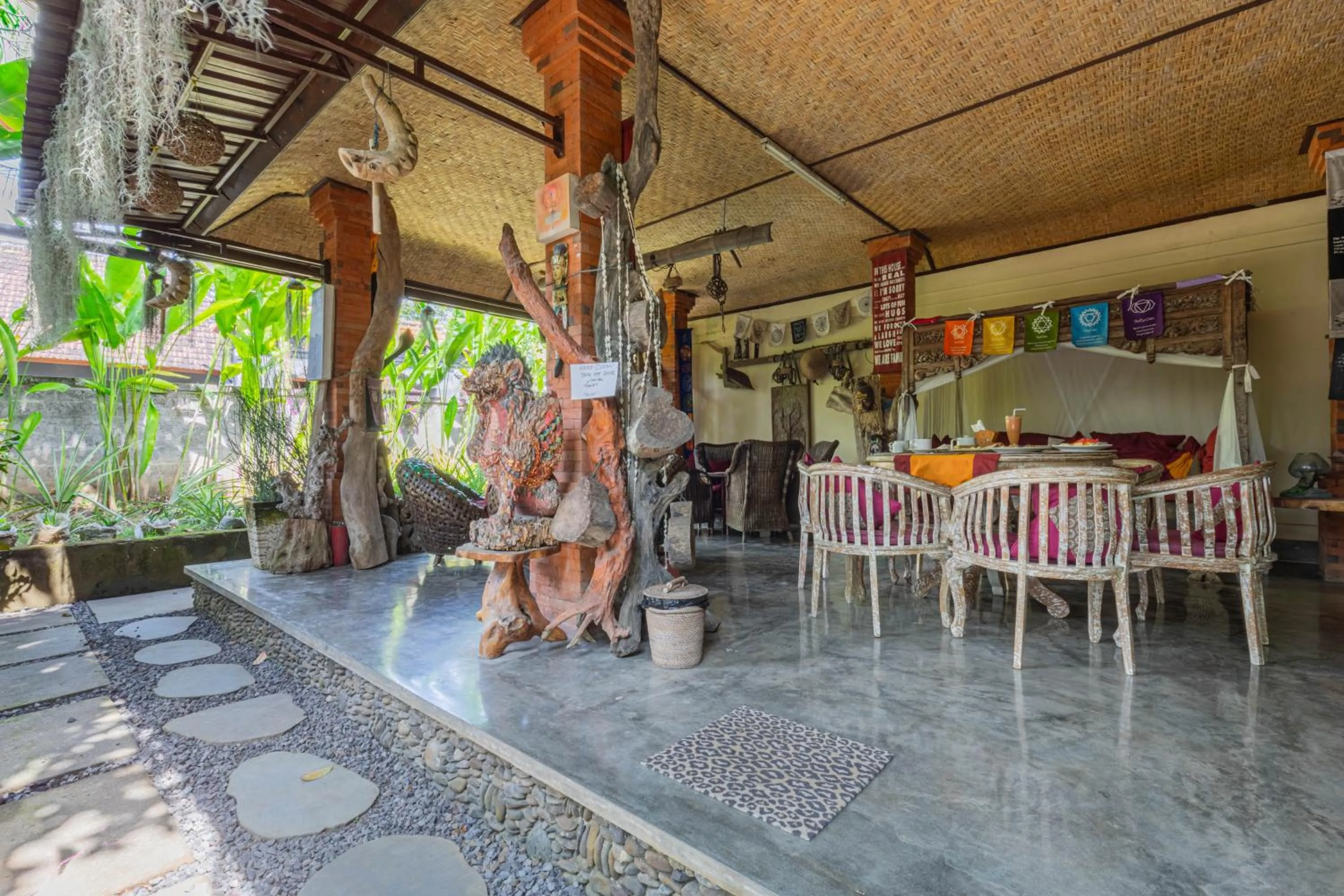 Restaurant/places to eat in Alam Pracetha Bali Ubud