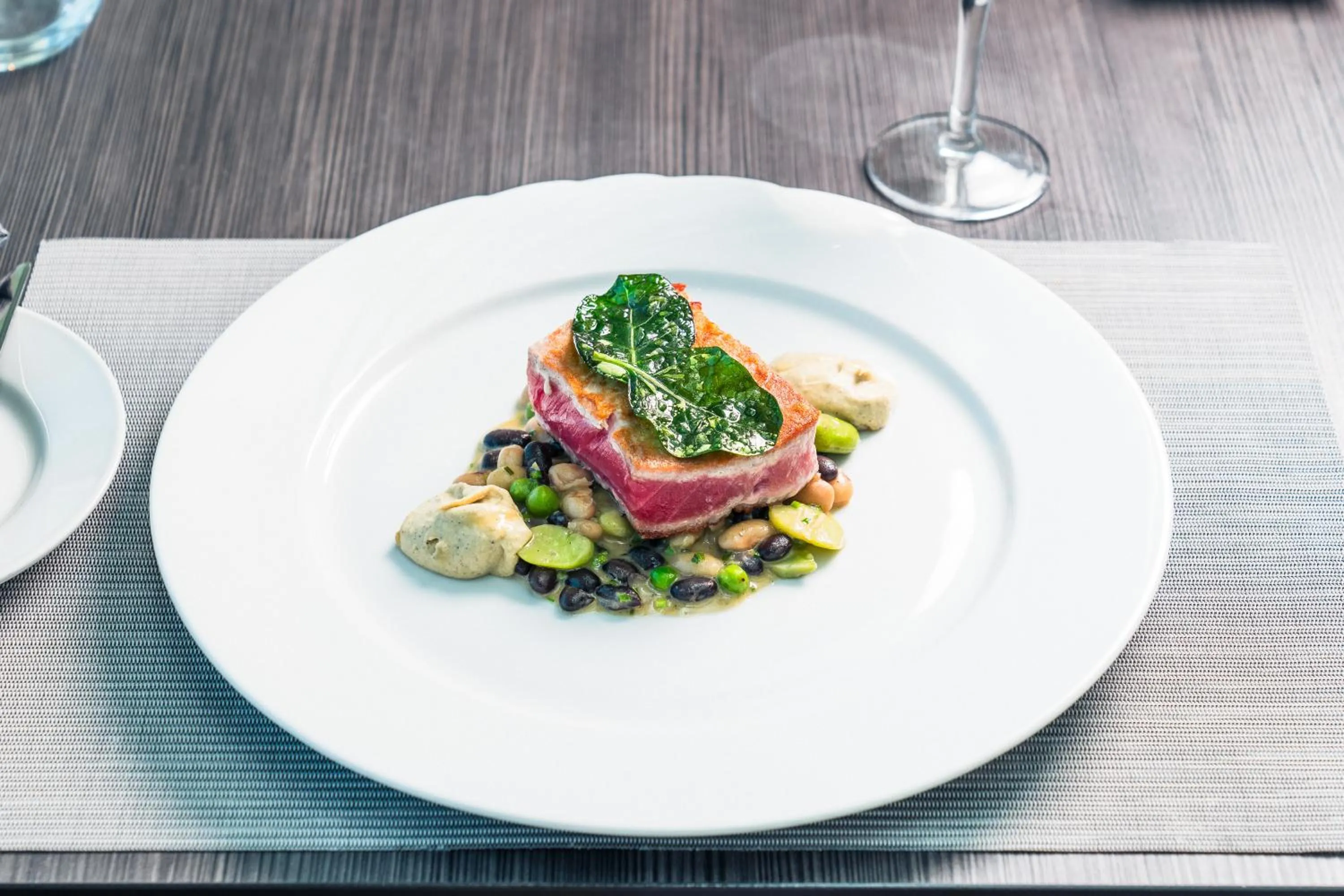 Restaurant/places to eat in Sheraton Miramar Hotel & Convention Center