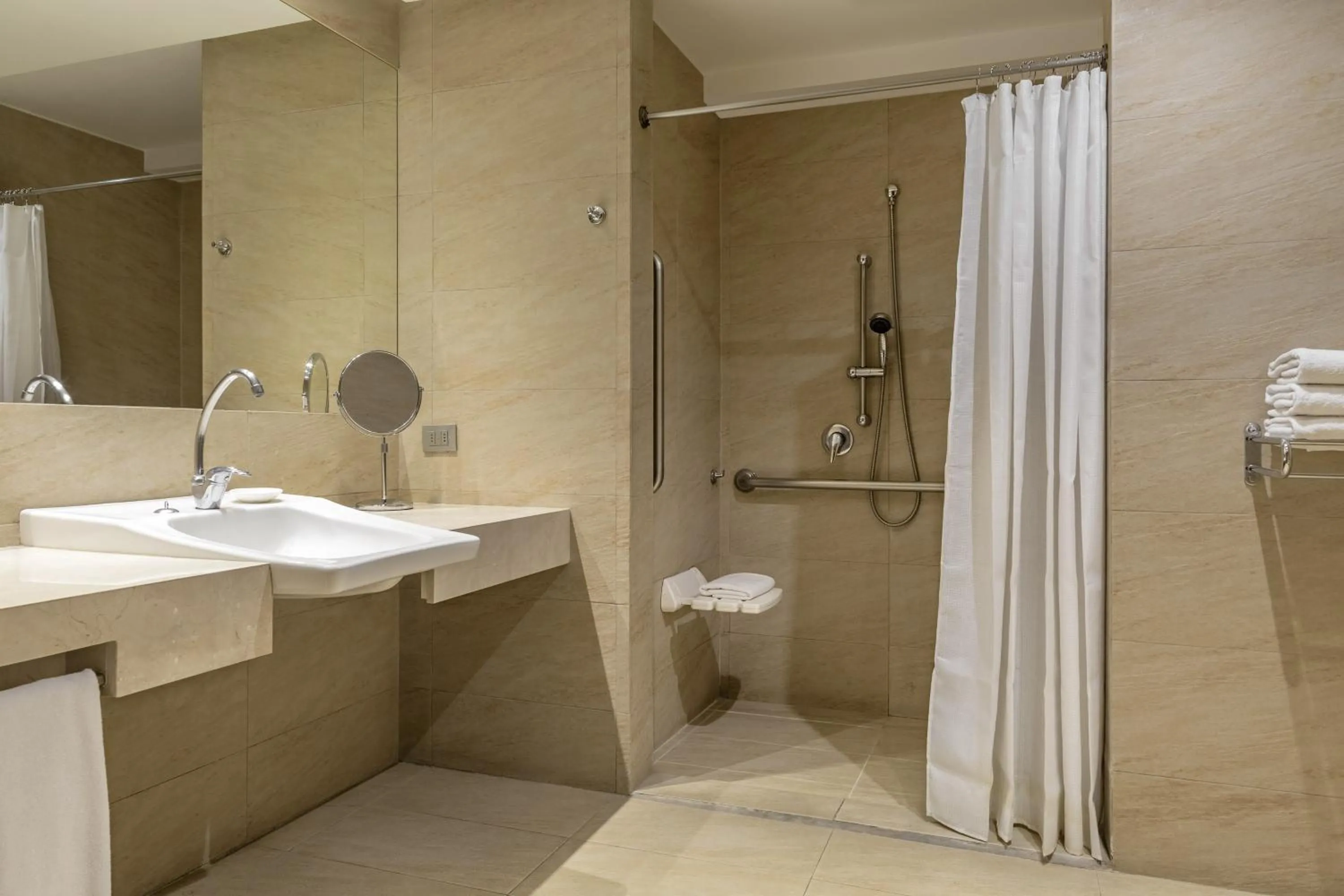 Bathroom in Sheraton Miramar Hotel & Convention Center