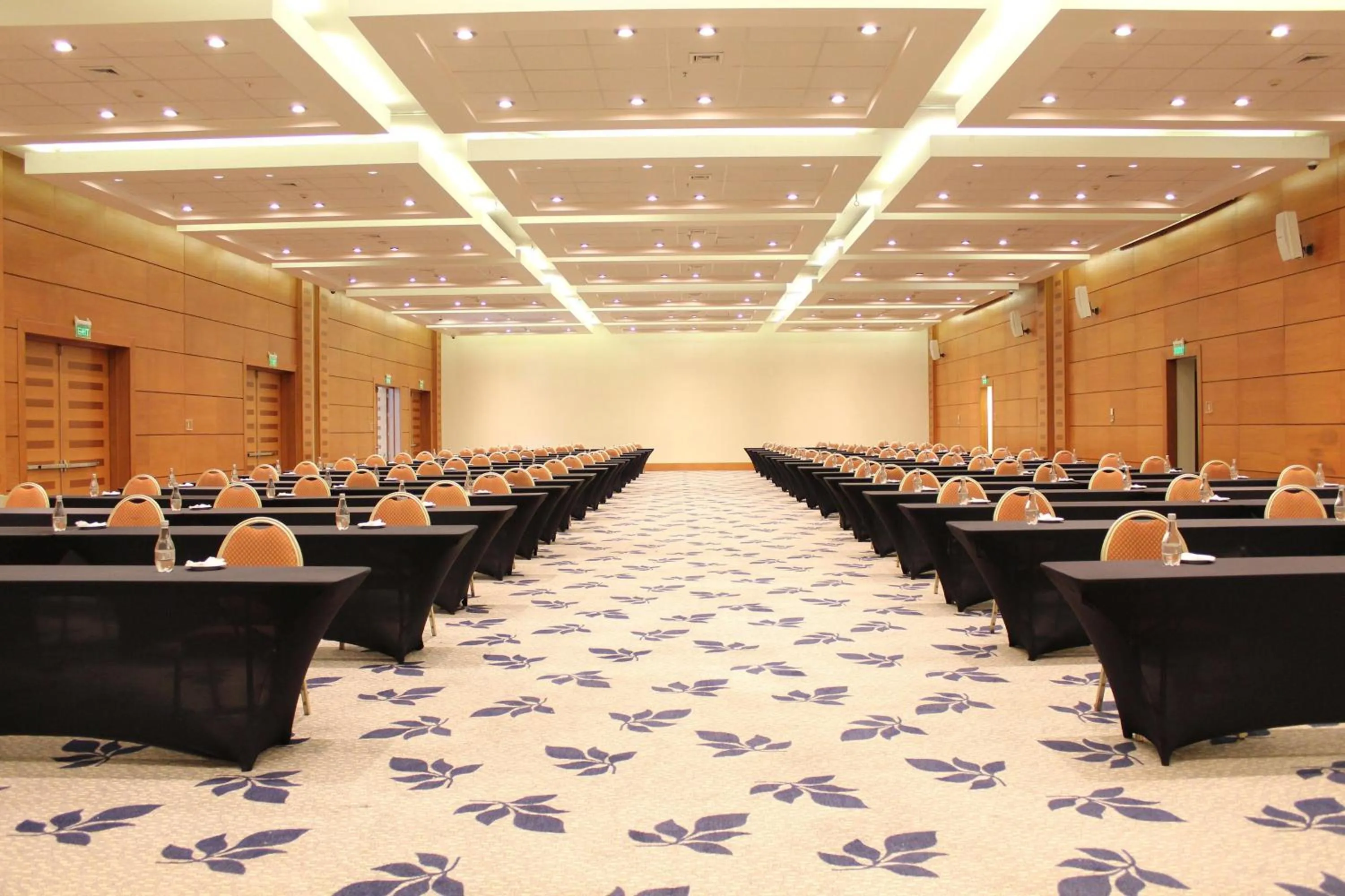 Meeting/conference room in Sheraton Miramar Hotel & Convention Center