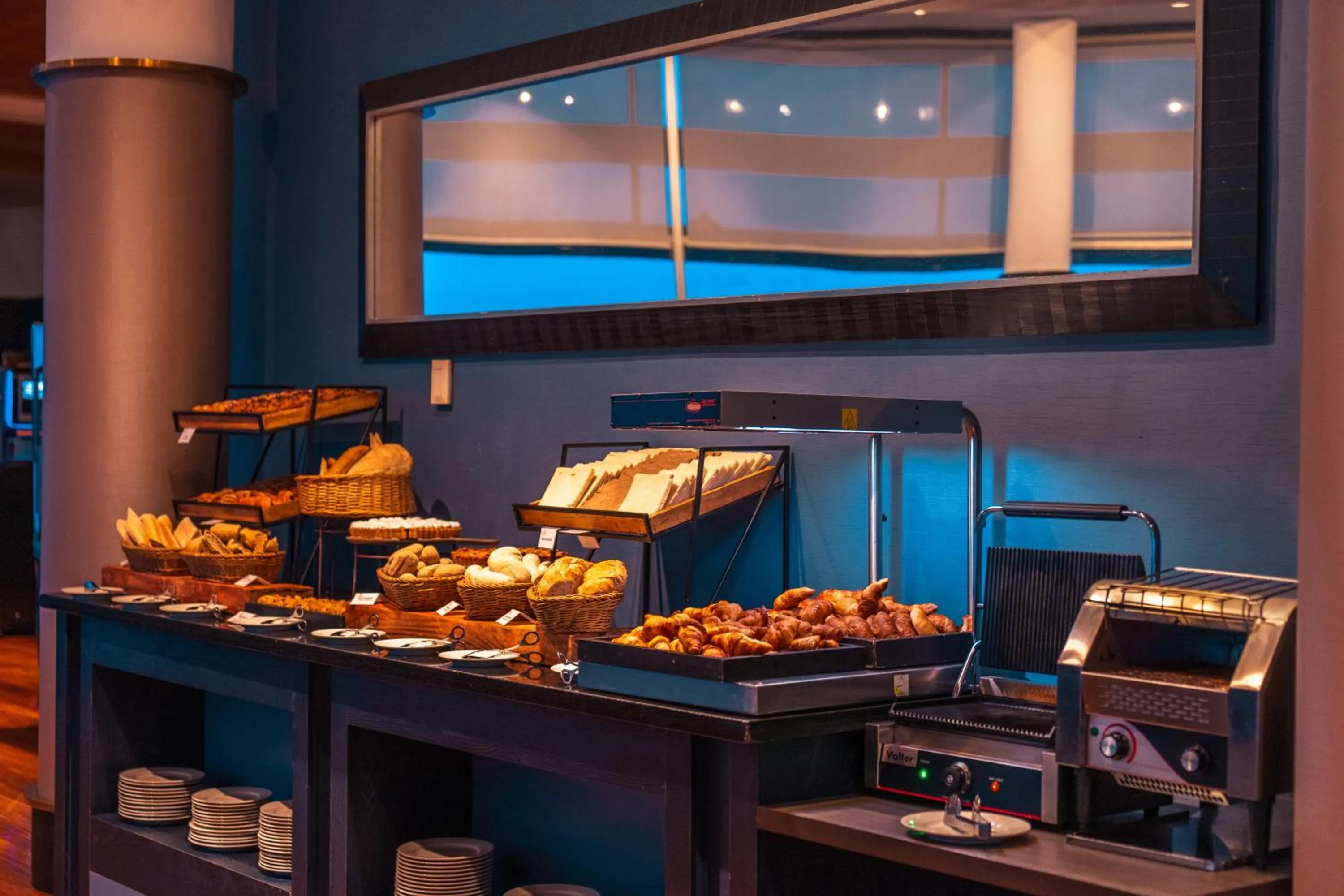 Restaurant/places to eat in Sheraton Miramar Hotel & Convention Center