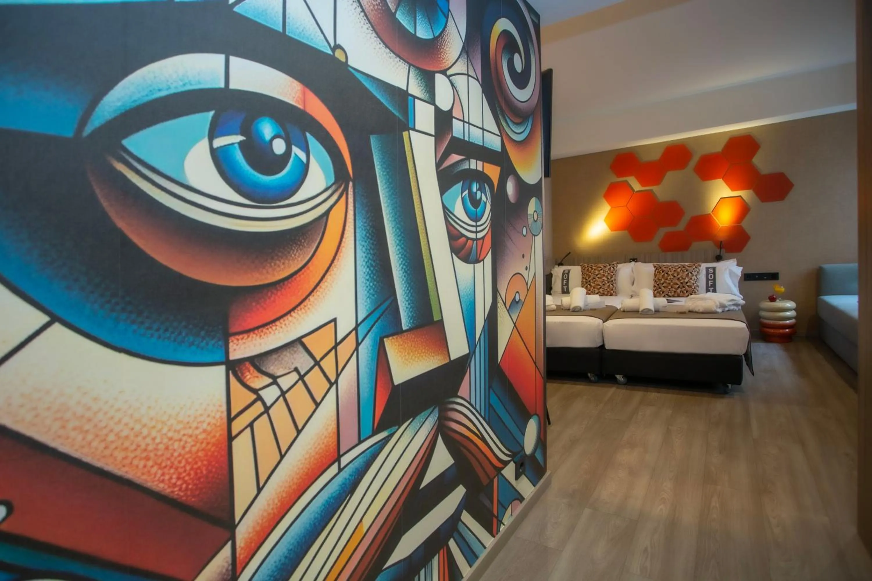 Photo of the whole room, Bed in Casual Kubic Athens