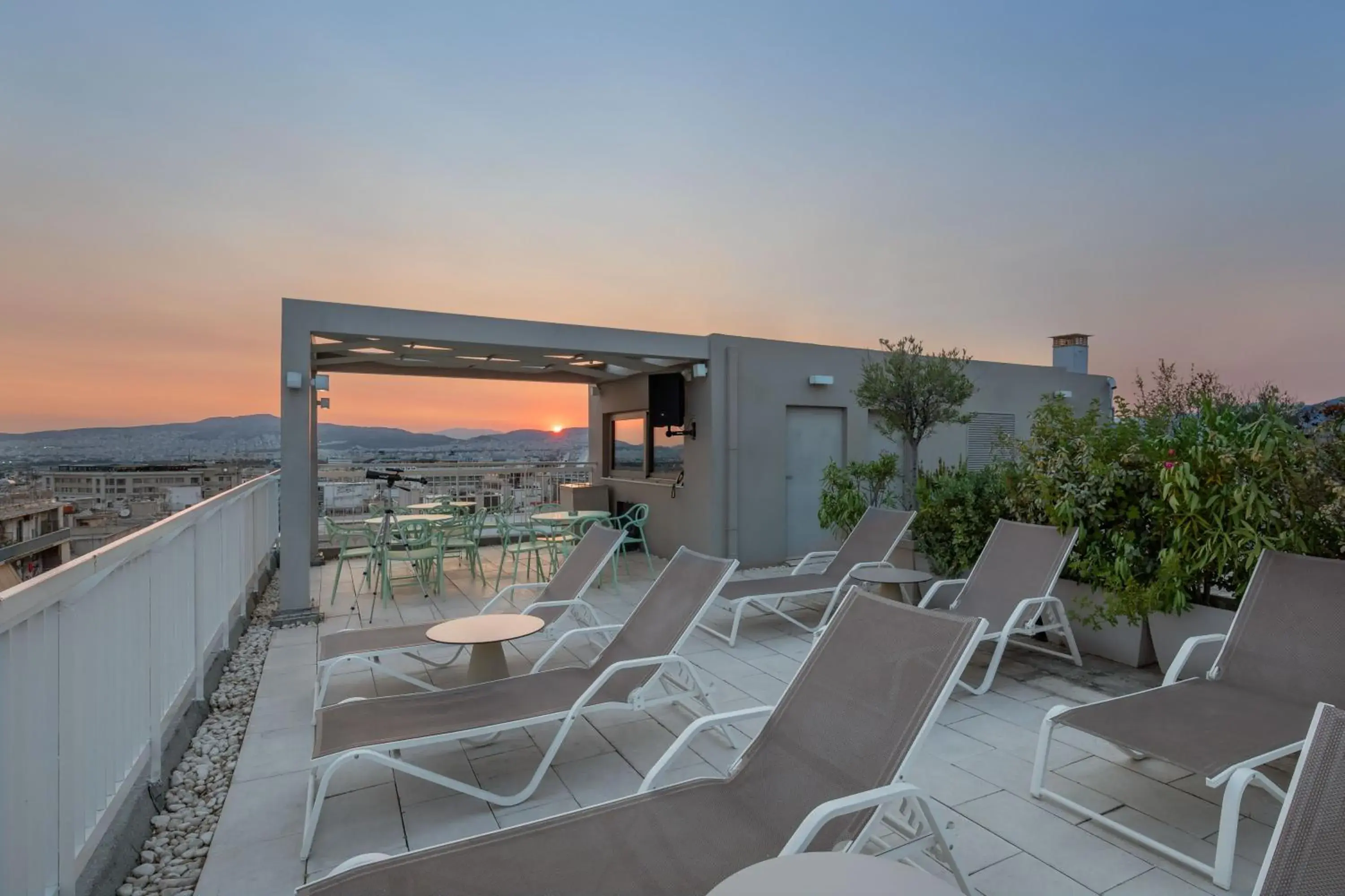 Casual Kubic Athens Casual Kubic Athens