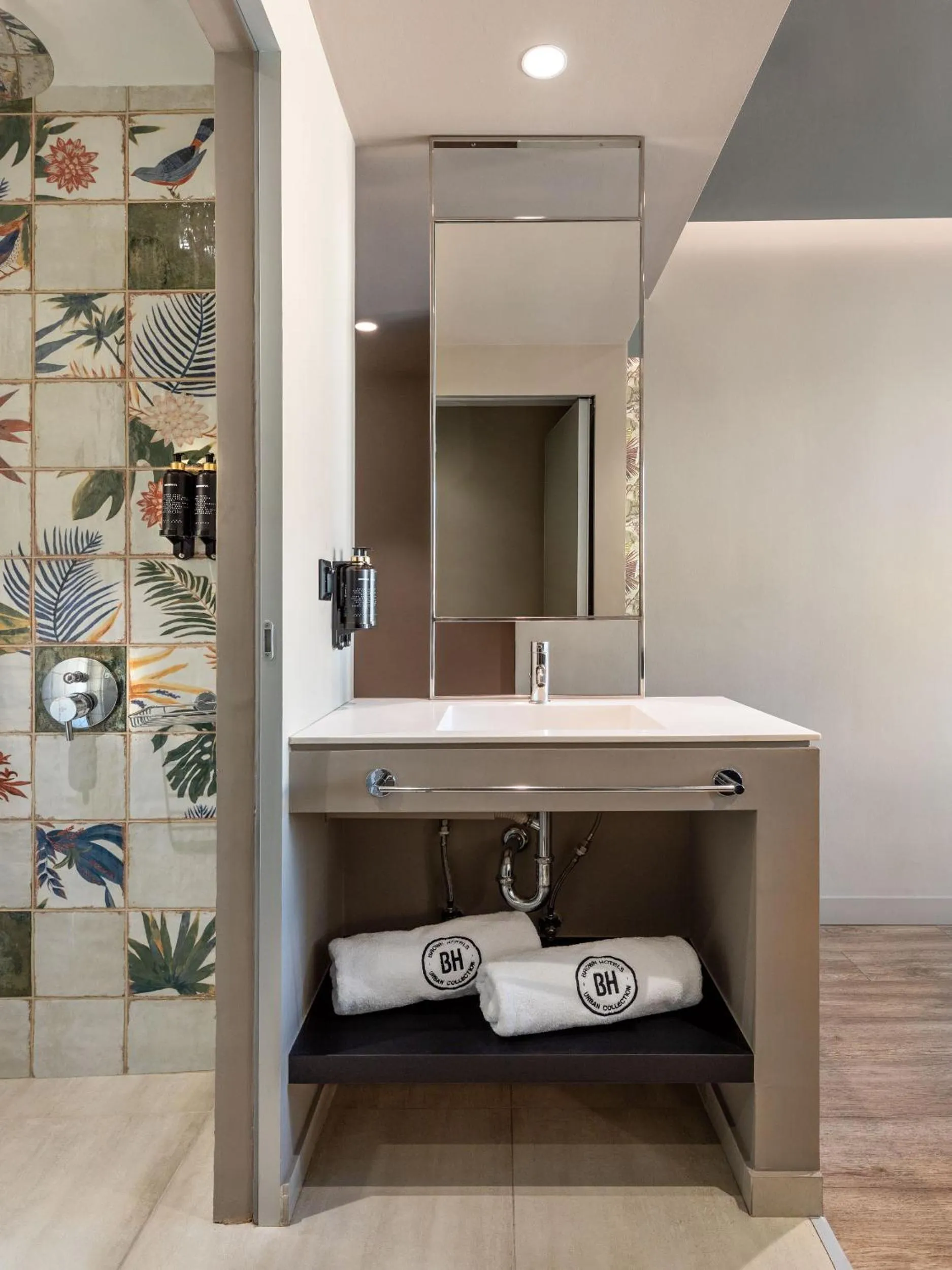 Brown Kubic, a member of Brown Hotels