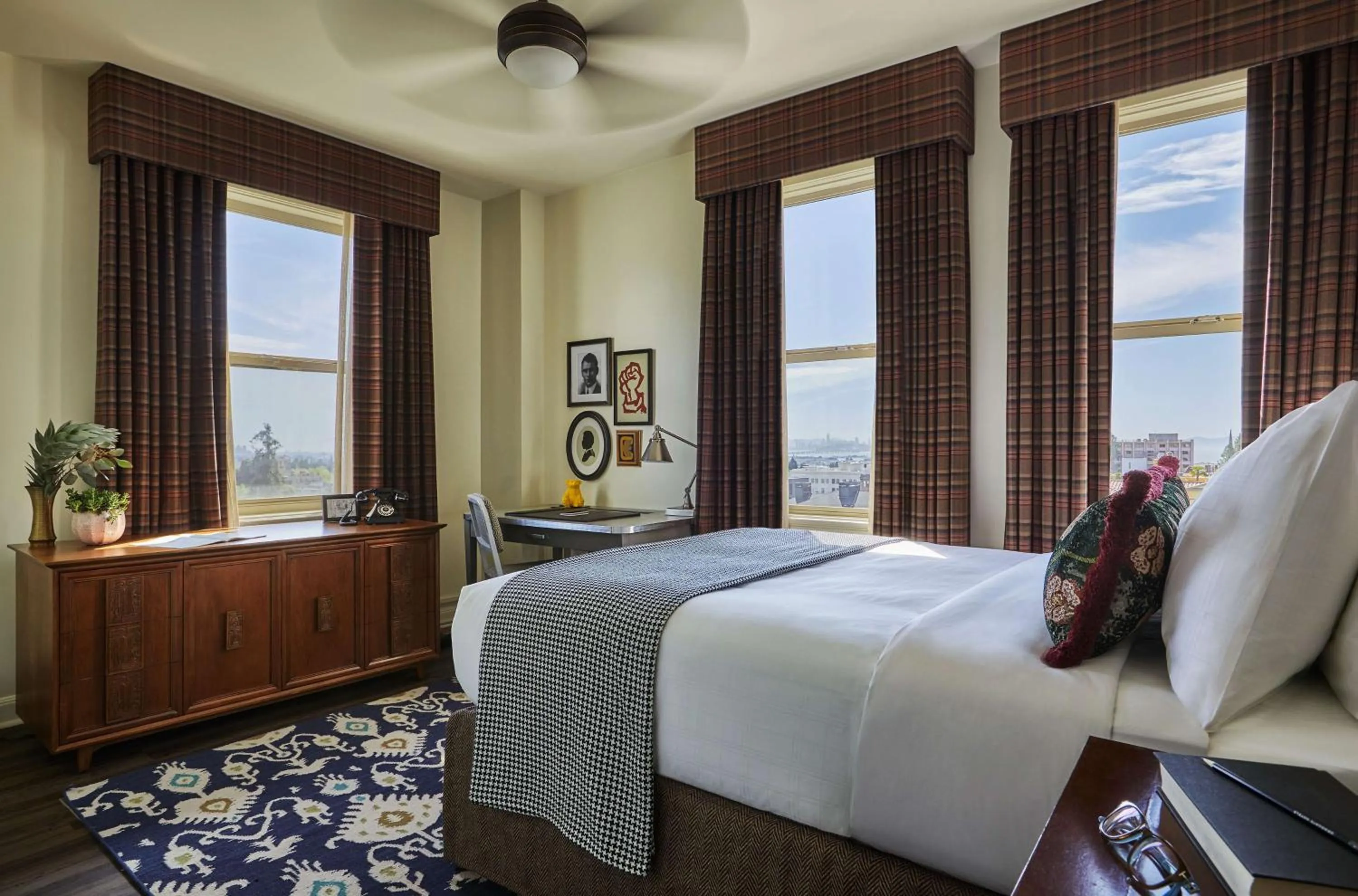 Bed in Graduate by Hilton Berkeley