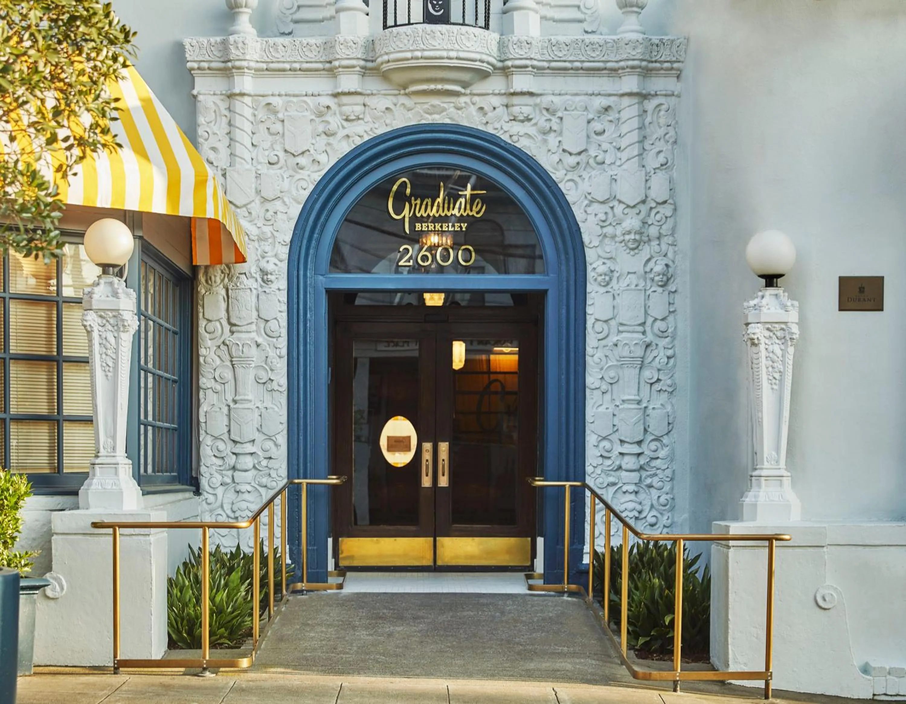 Facade/entrance in Graduate by Hilton Berkeley