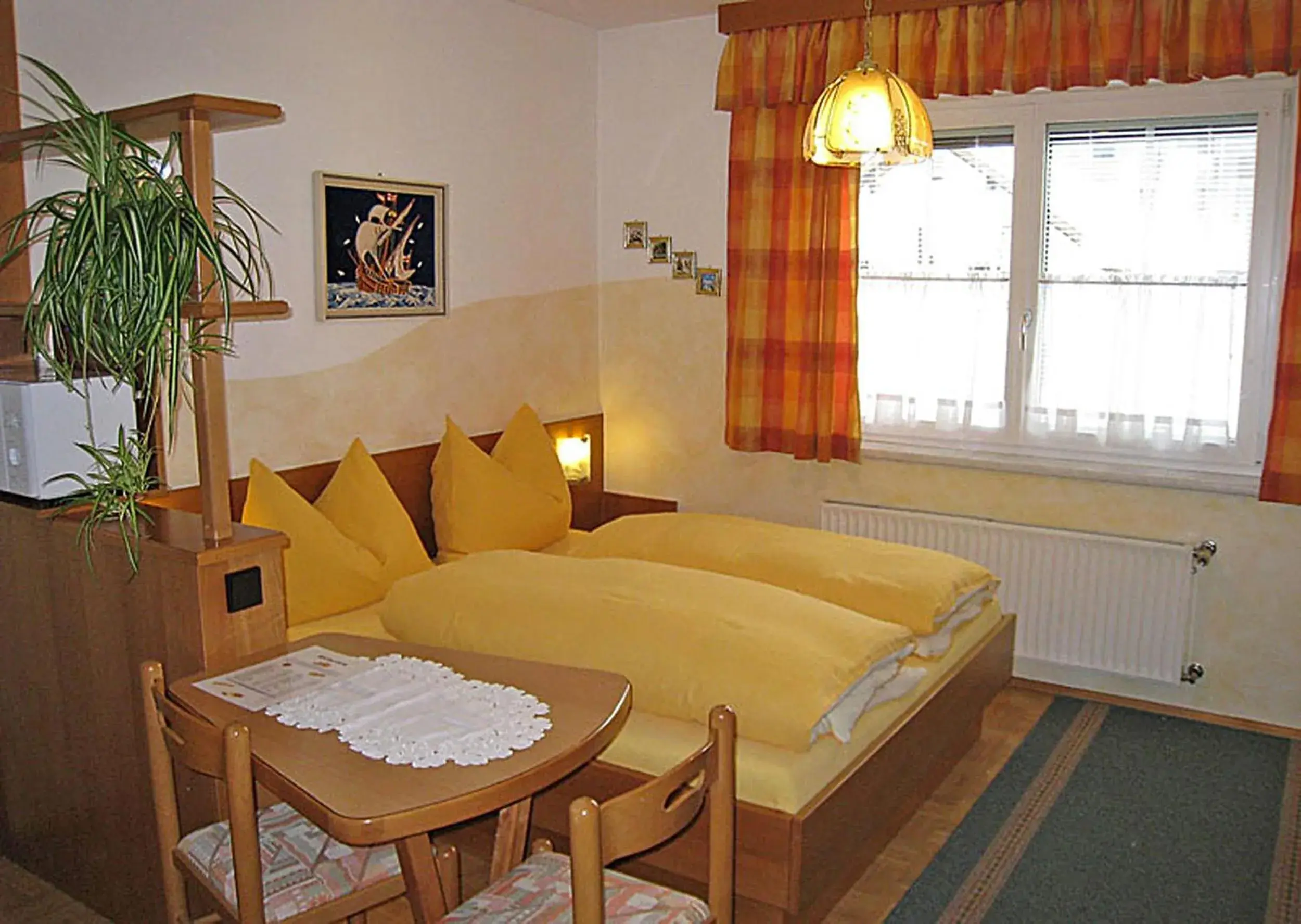 Studio with Balcony - single occupancy in Gästehaus Steiner Studio with Balcony - single occupancy in Gästehaus Steiner