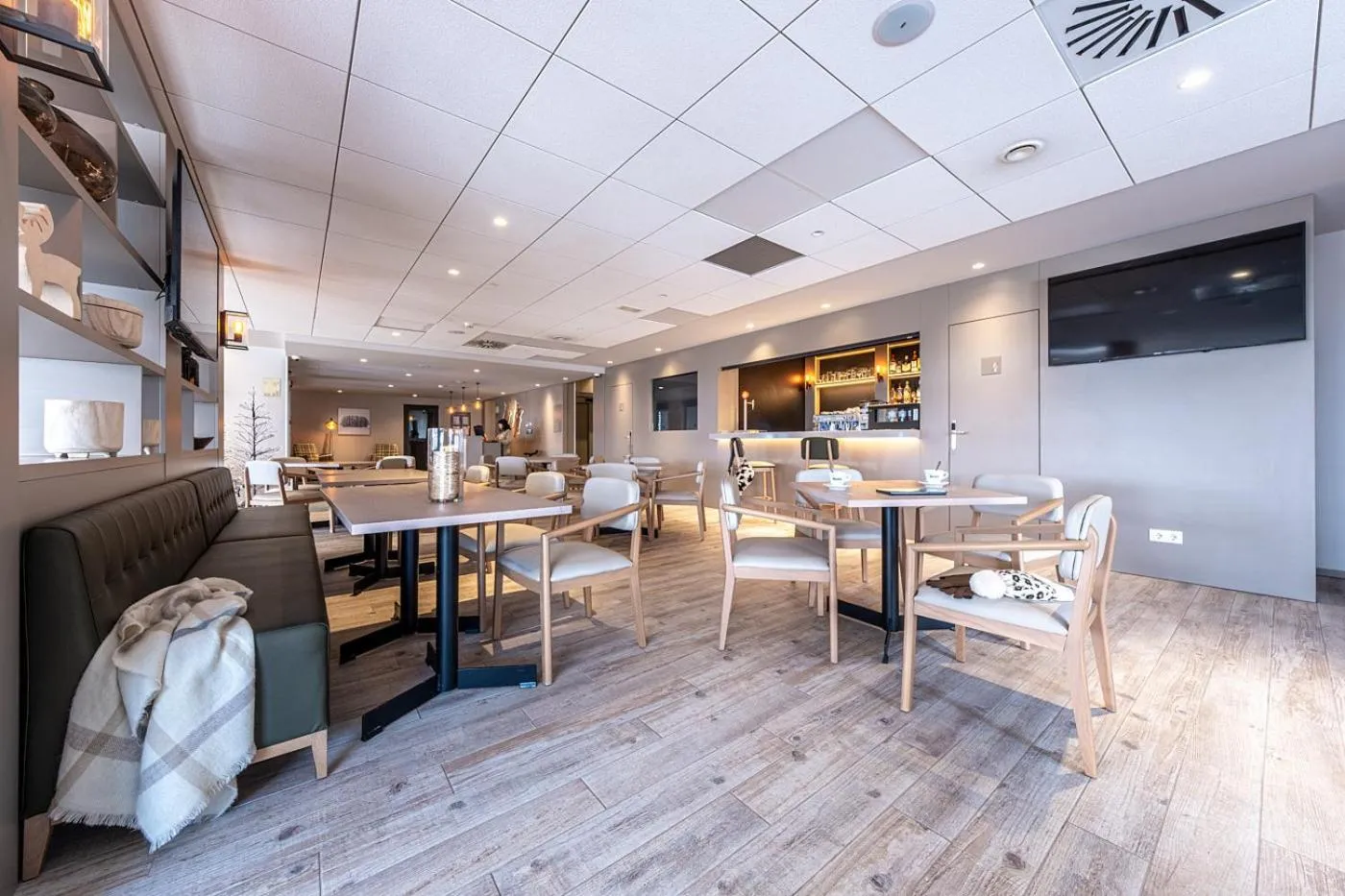 Restaurant/places to eat in Apartamentos Caribou