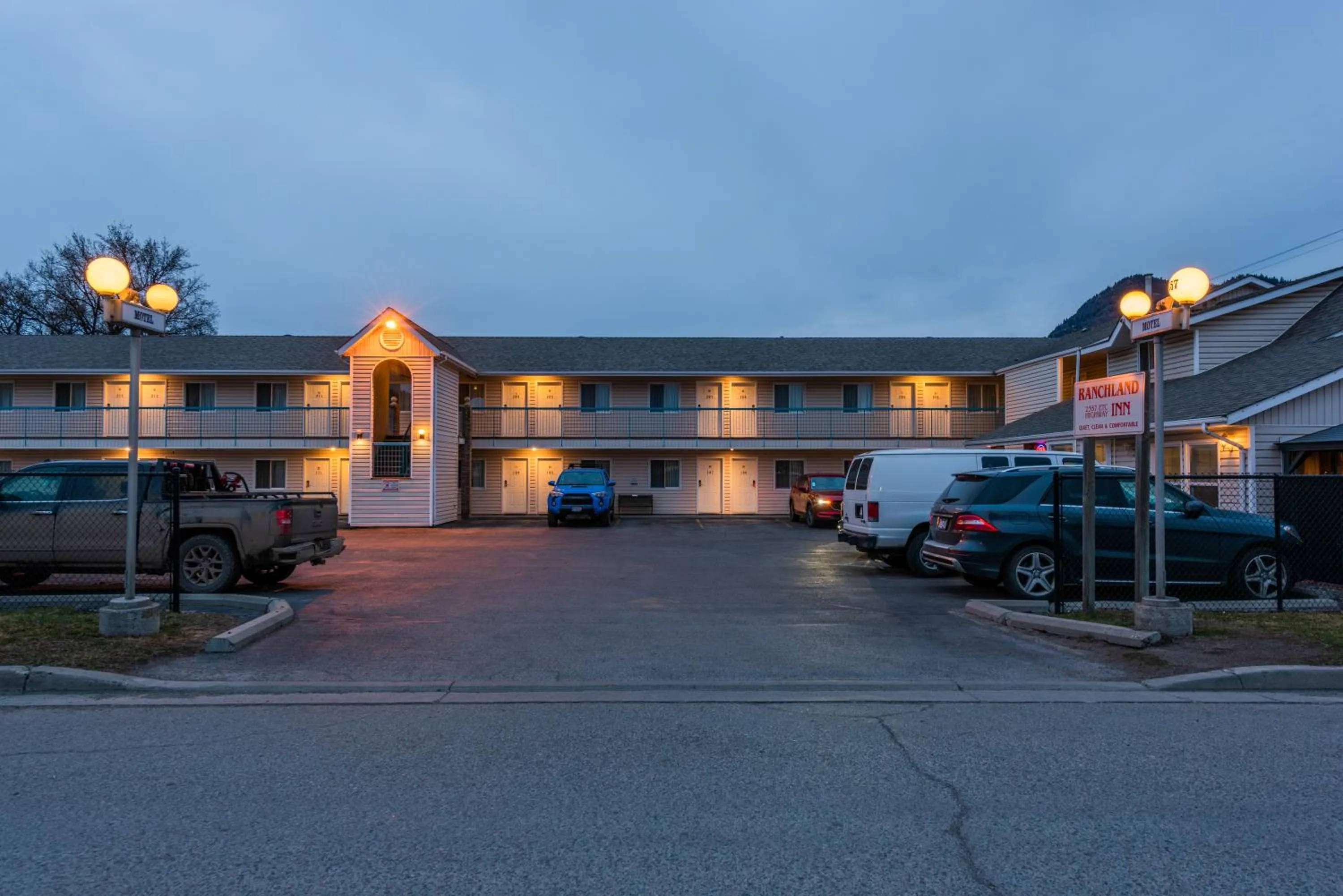 Property building in The Ranchland Inn Kamloops