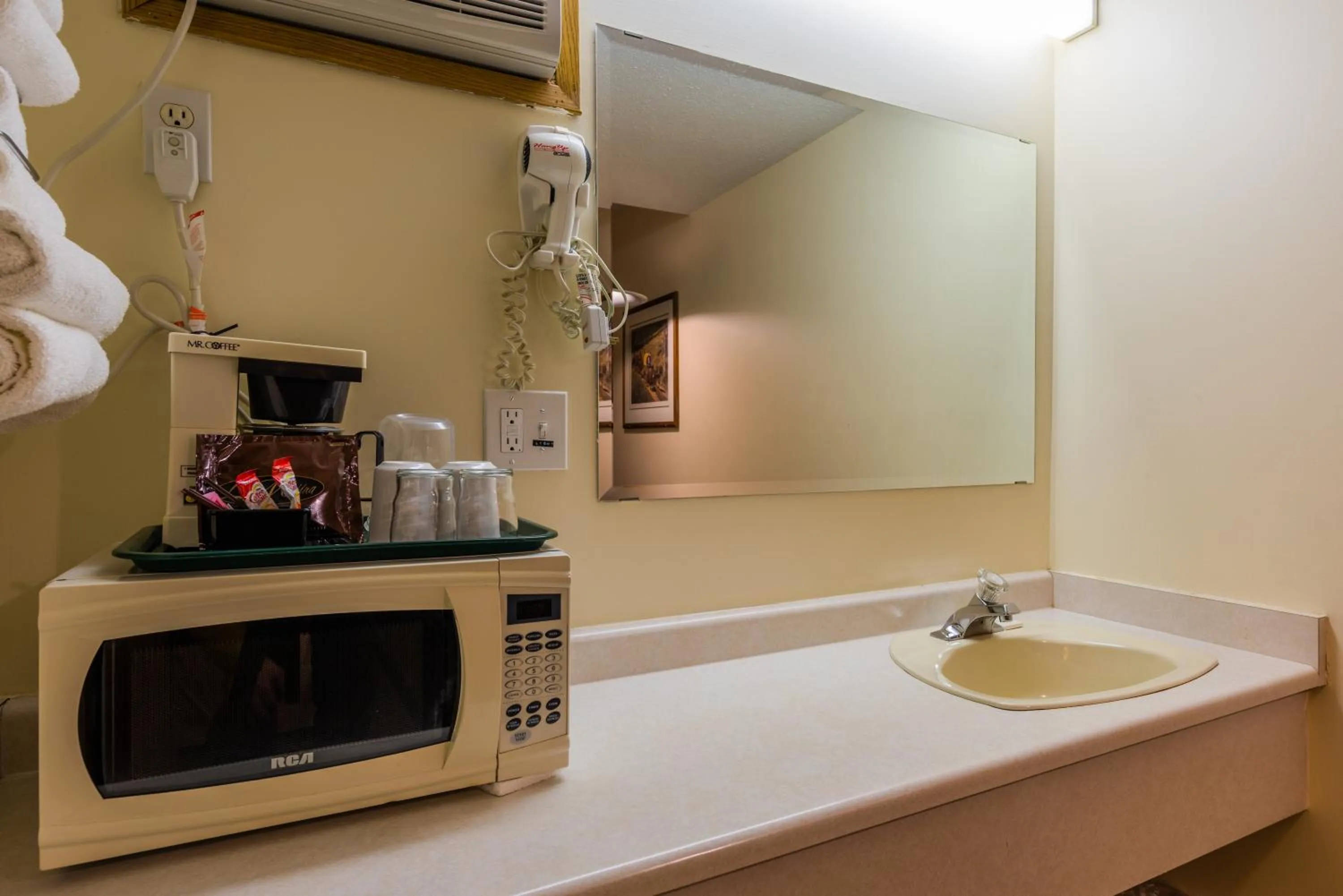 Bedroom in The Ranchland Inn Kamloops