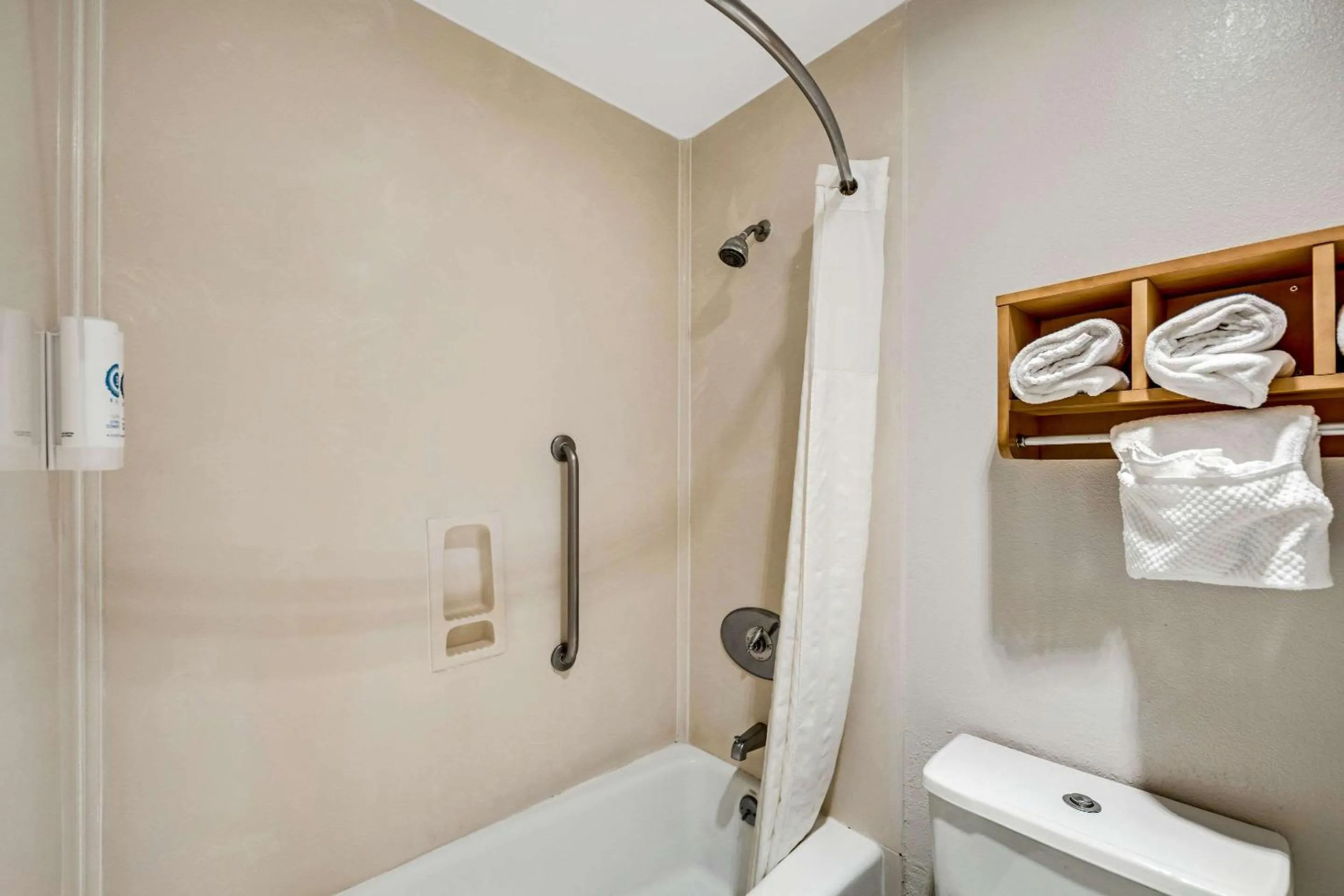 Bedroom in Comfort Inn Beach Boardwalk