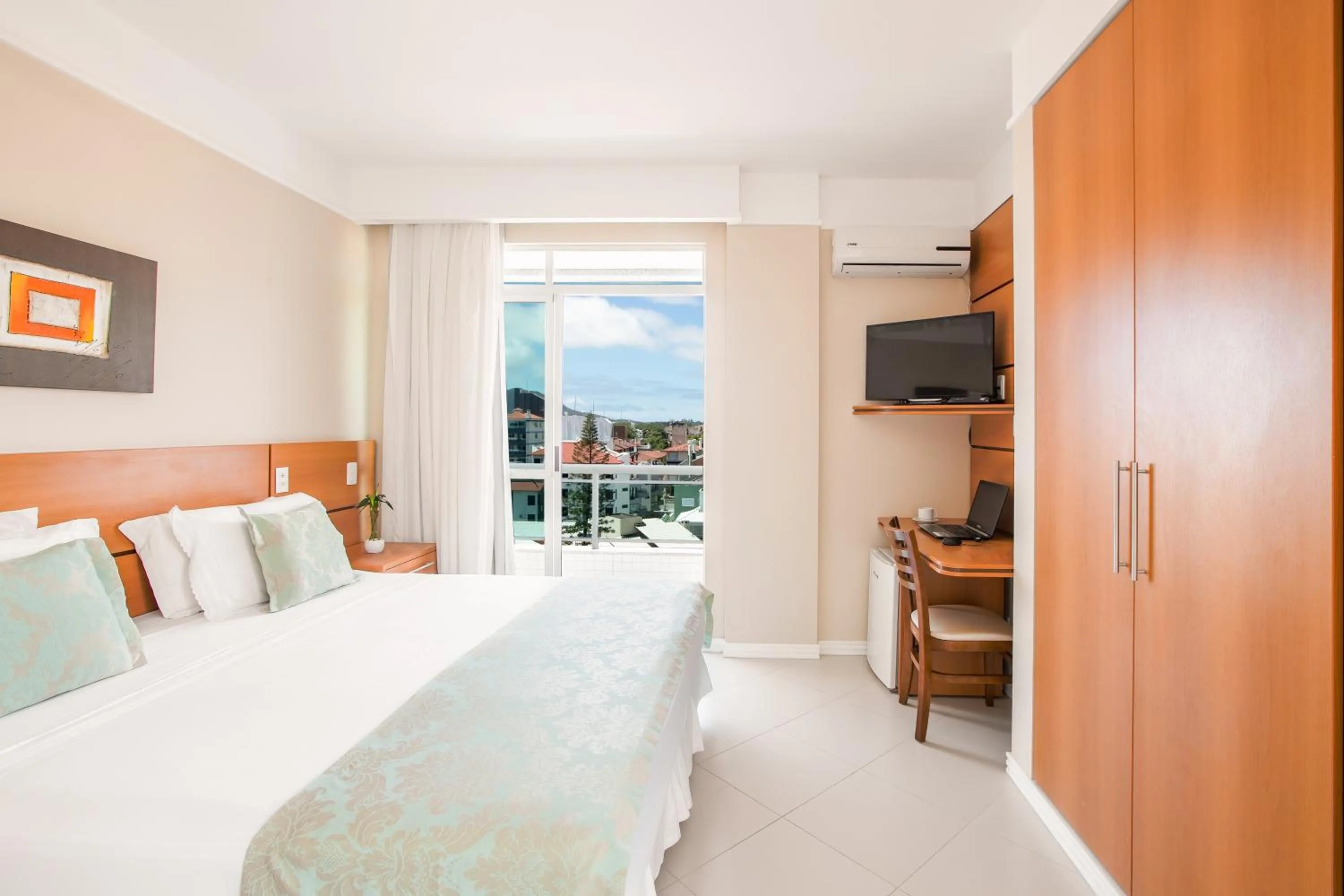 Photo of the whole room, Bed in Oceania Park Hotel Spa & Convention