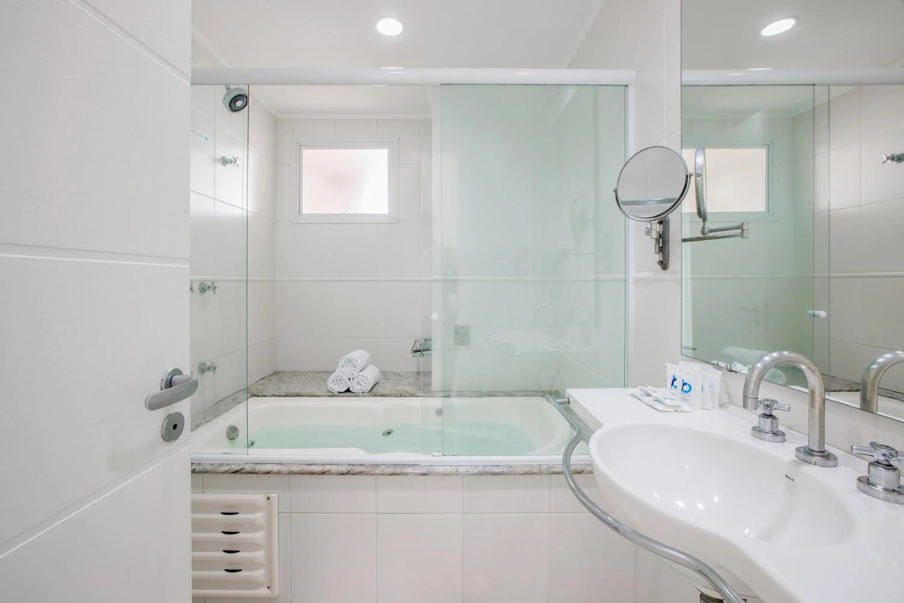 Bathroom in Oceania Park Hotel Spa & Convention