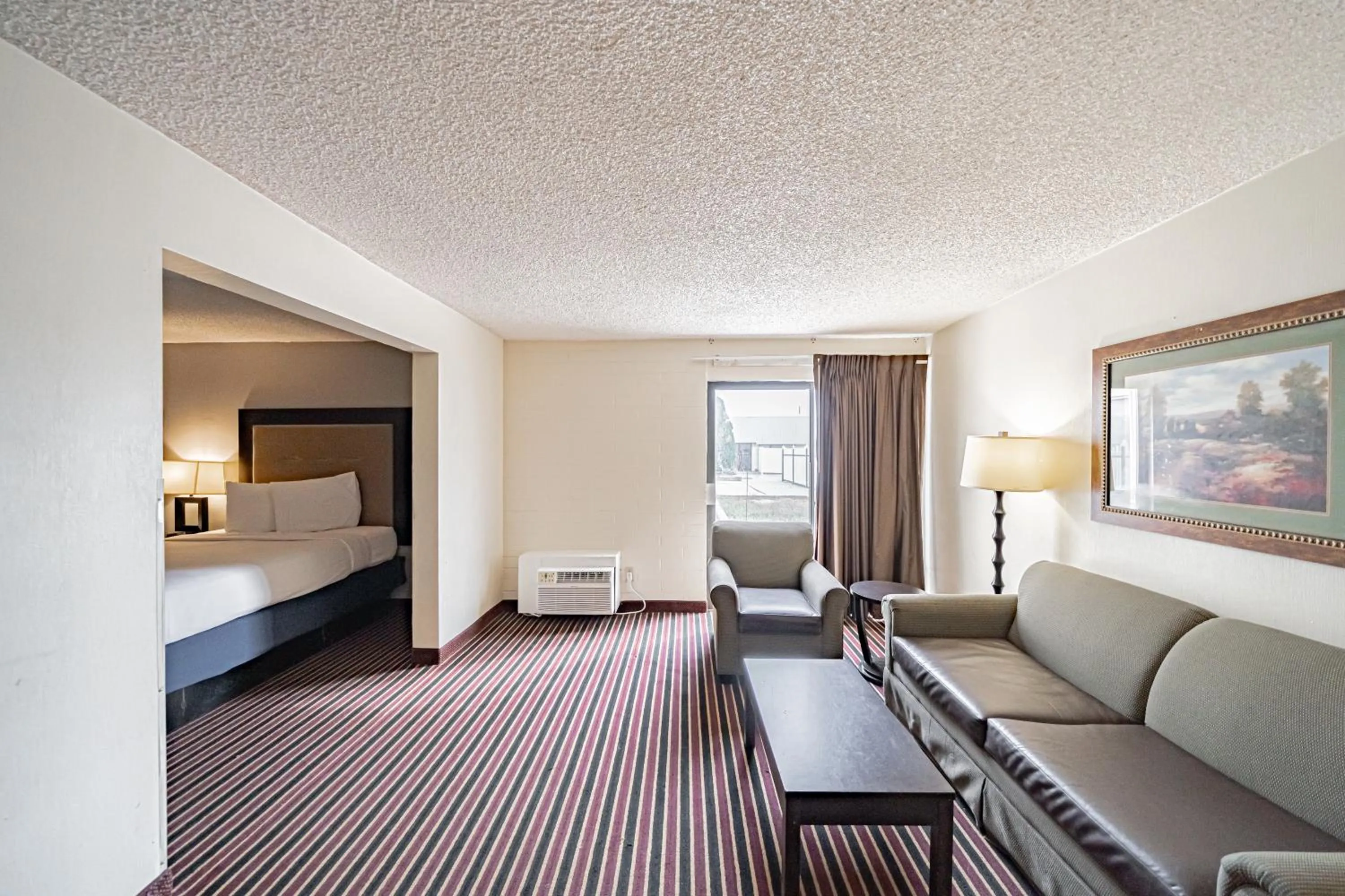 Photo of the whole room, Bed in Motel 6 Pocatello ID