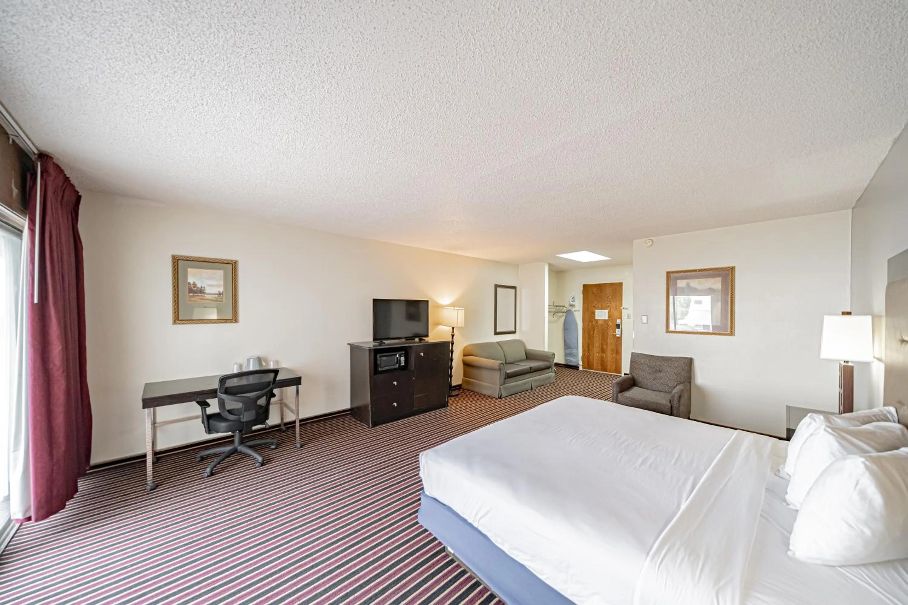 Photo of the whole room, Bed in Motel 6 Pocatello ID