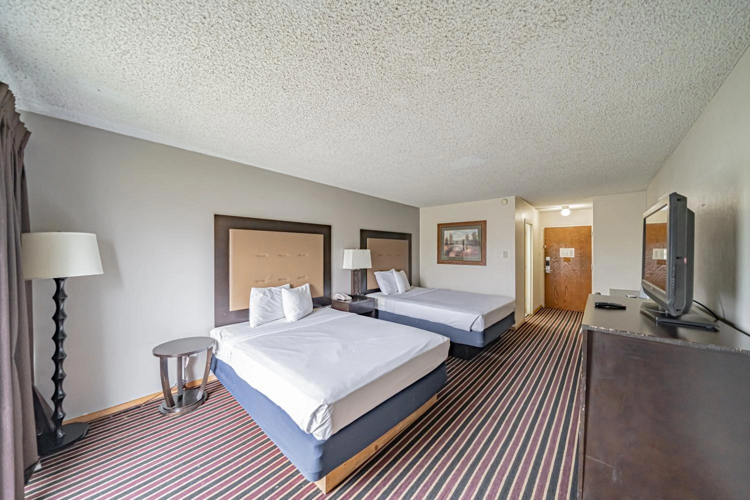 Photo of the whole room, Bed in Motel 6 Pocatello ID