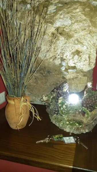 Decorative detail in Bed And Breakfast Delle Grotte