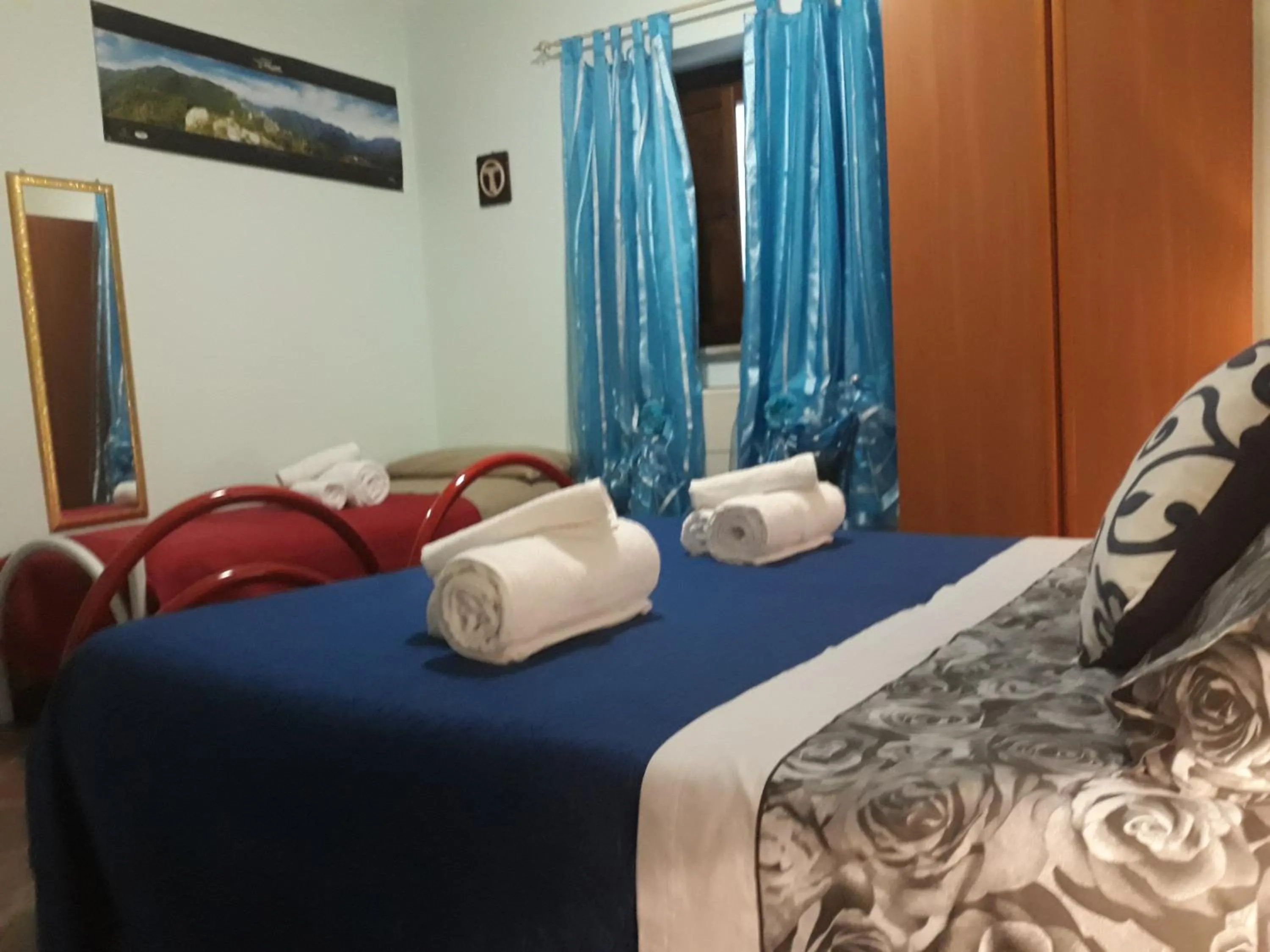 Bed in Bed And Breakfast Delle Grotte