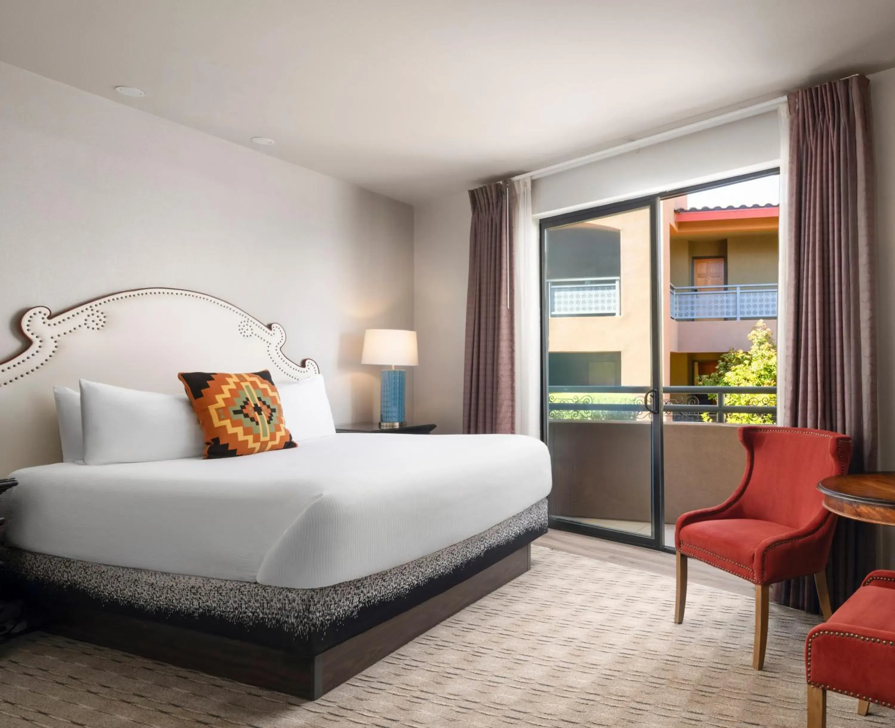 Suncatcher Accessible King in The Wilde Resort and Spa Suncatcher Accessible King in The Wilde Resort and Spa